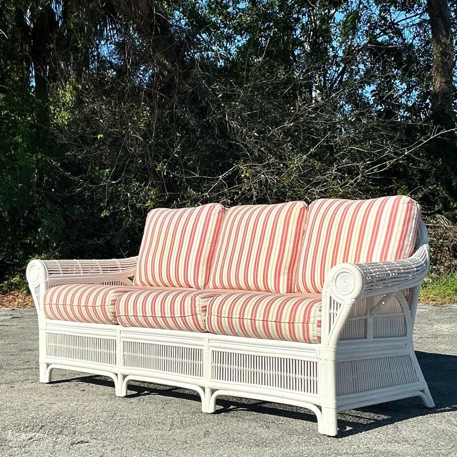 Divano in rattan vintage Coastal Roll Arm in vendita 1