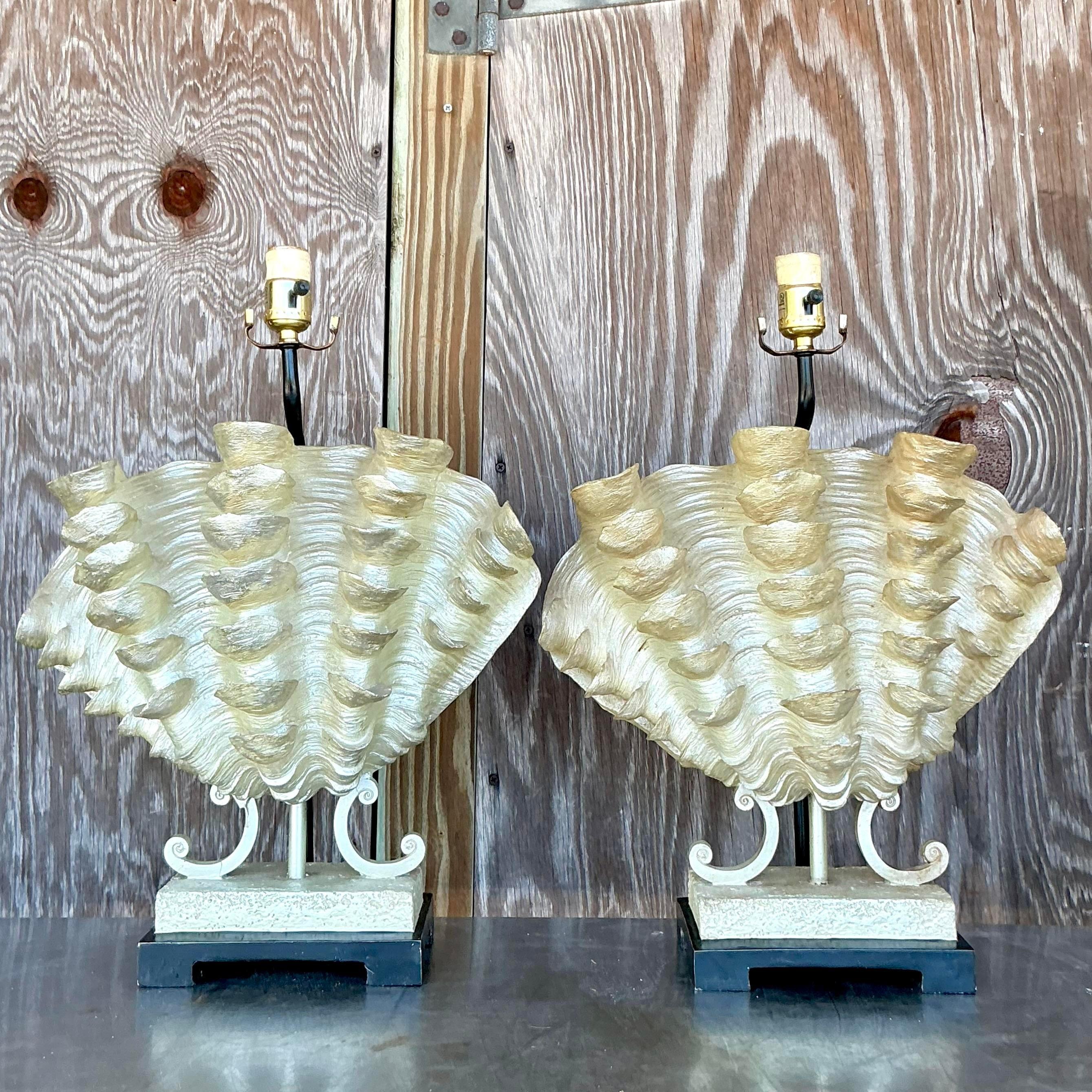 Americano Lampade a conchiglia con volant vintage - una coppia in vendita
