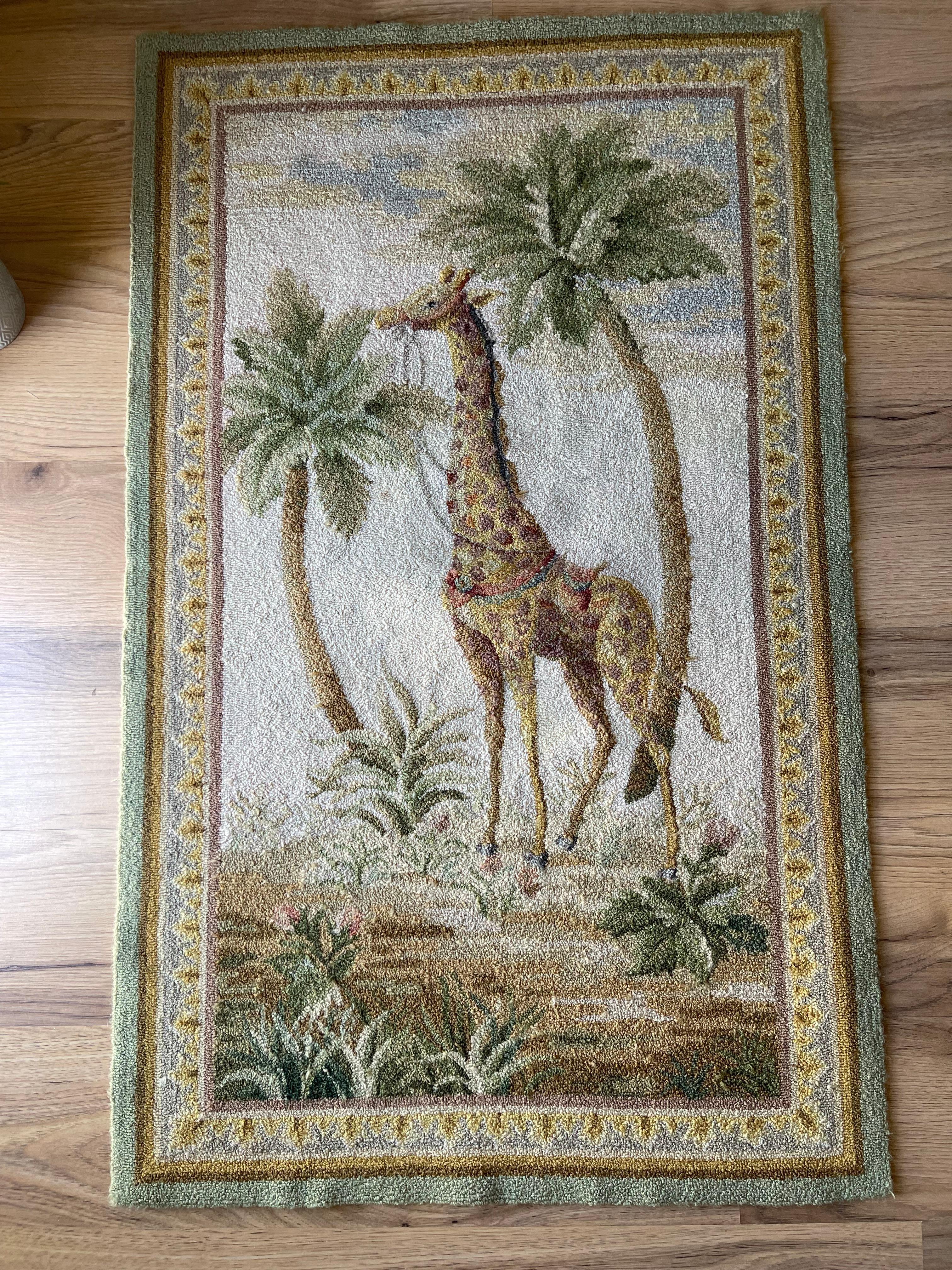 American Colonial Vintage Coastal Safari Style Giraffe Rug For Sale