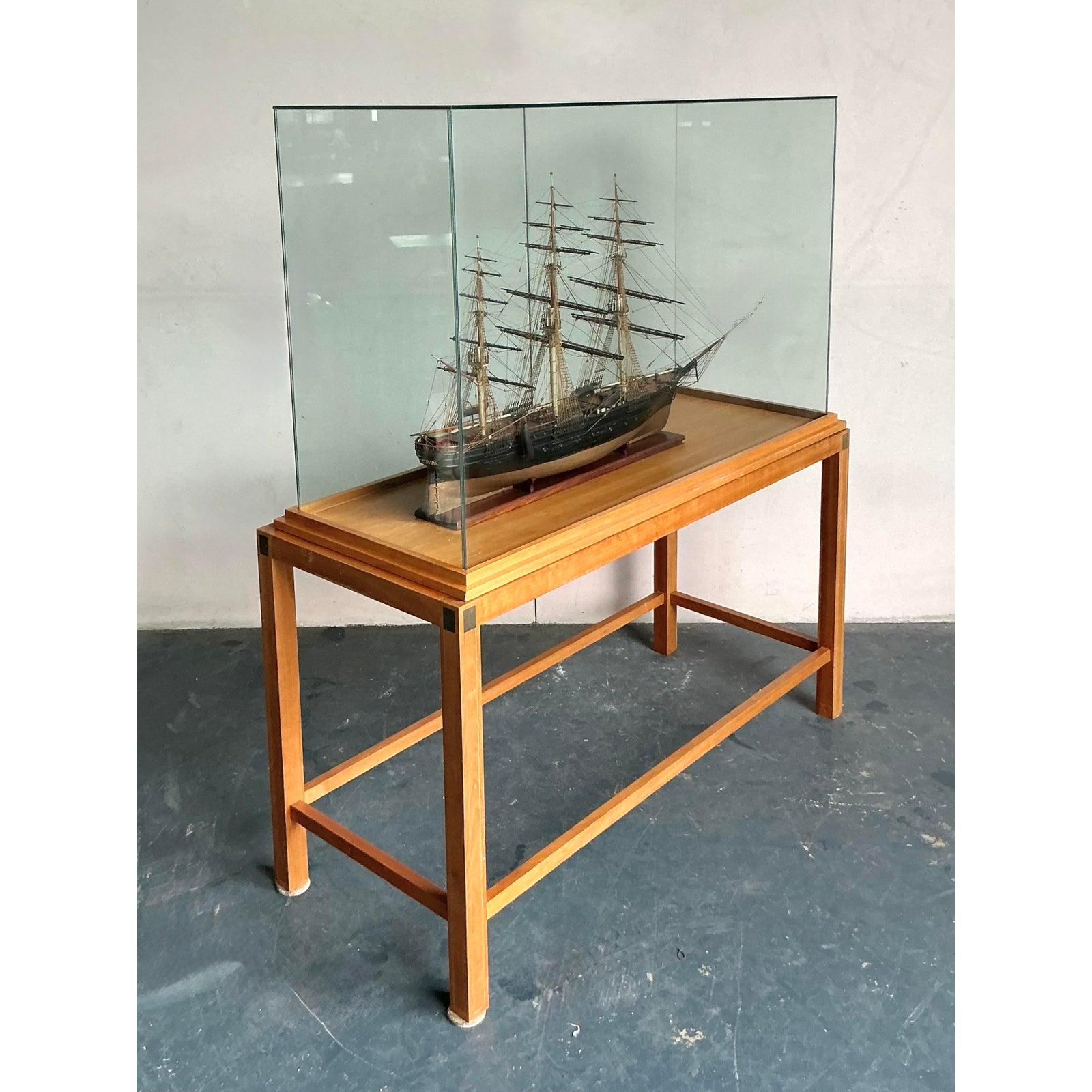 Américain Vintage Coastal Scale Model of Clipper Ship (Modèle côtier de navire de croisière) en vente