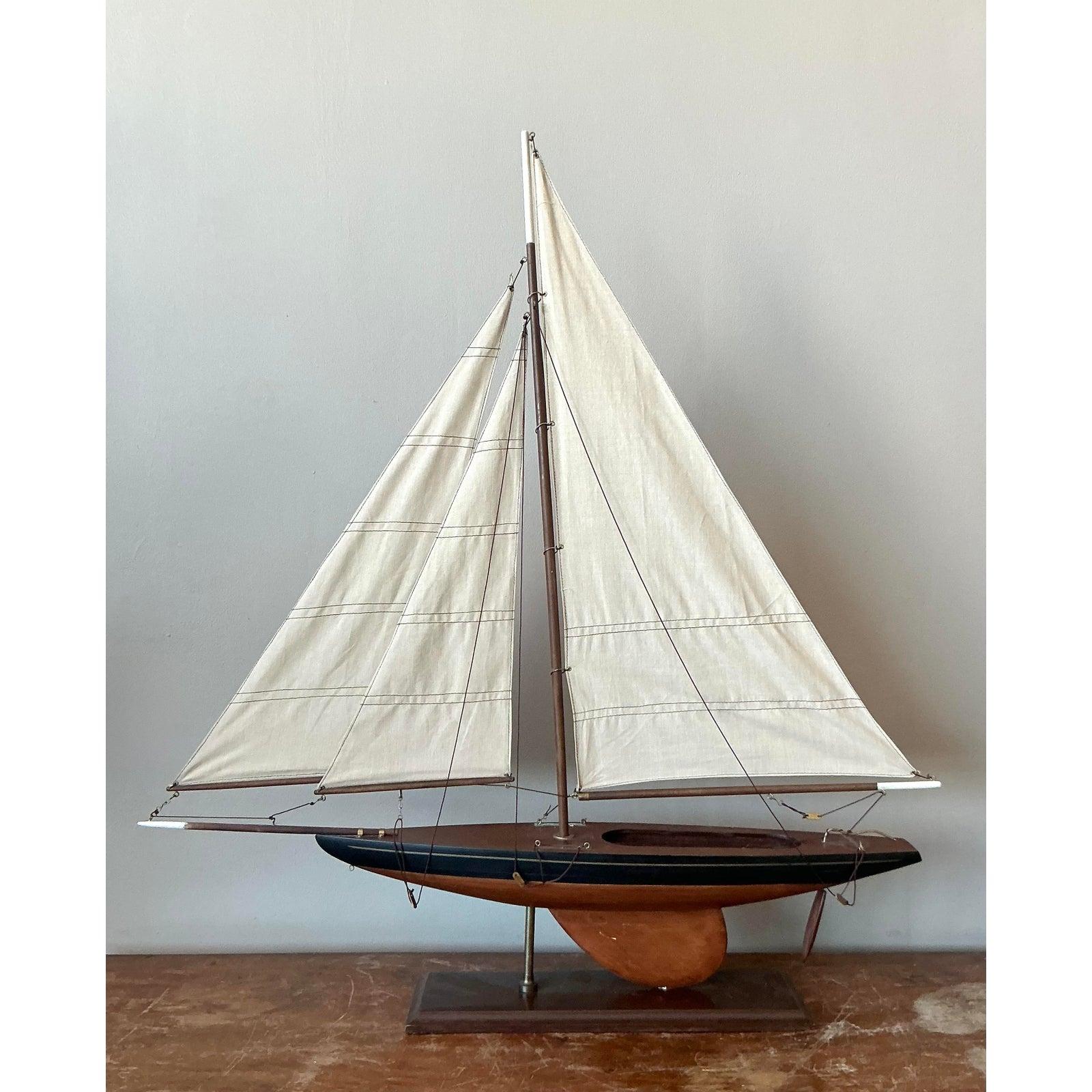 Americano Modello di barca a vela vintage in scala costiera in vendita