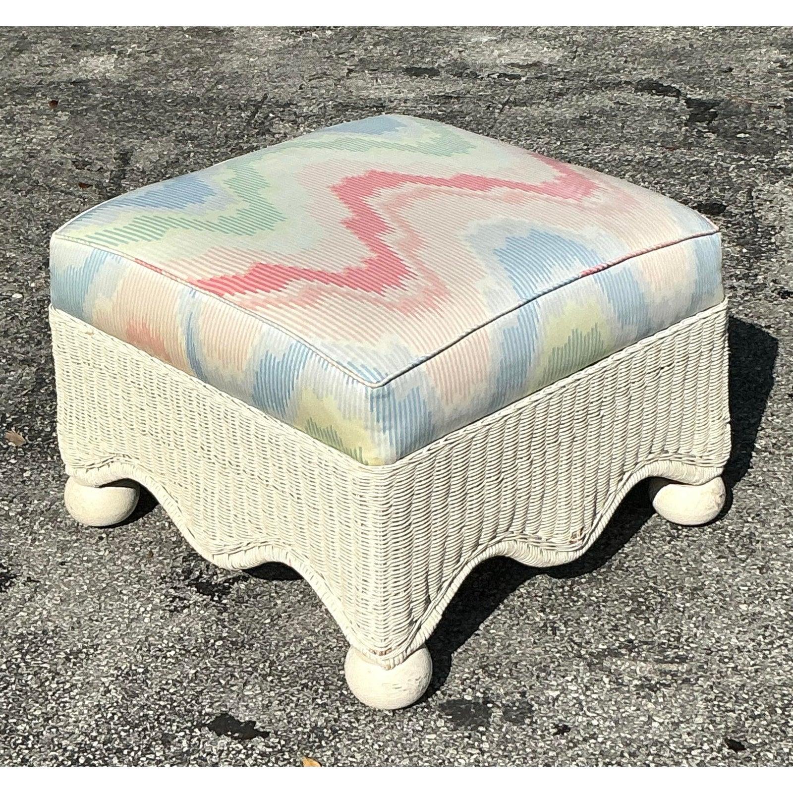 Philippin Pouf vintage en rotin festonné d'après Ficks Reed en vente