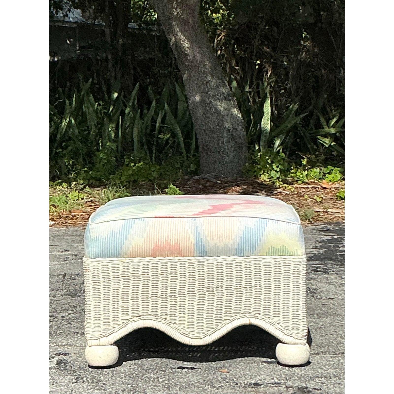 Pouf vintage en rotin festonné d'après Ficks Reed en vente 1