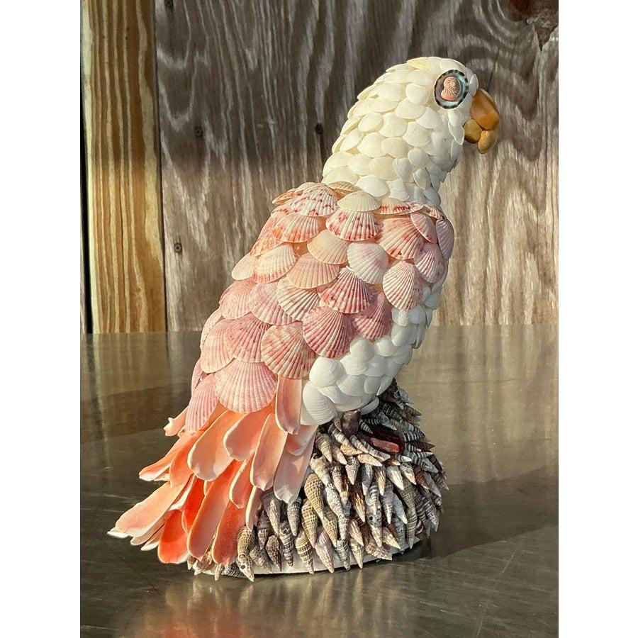 XX secolo Uccello incrostato di conchiglie della costa vintage in vendita