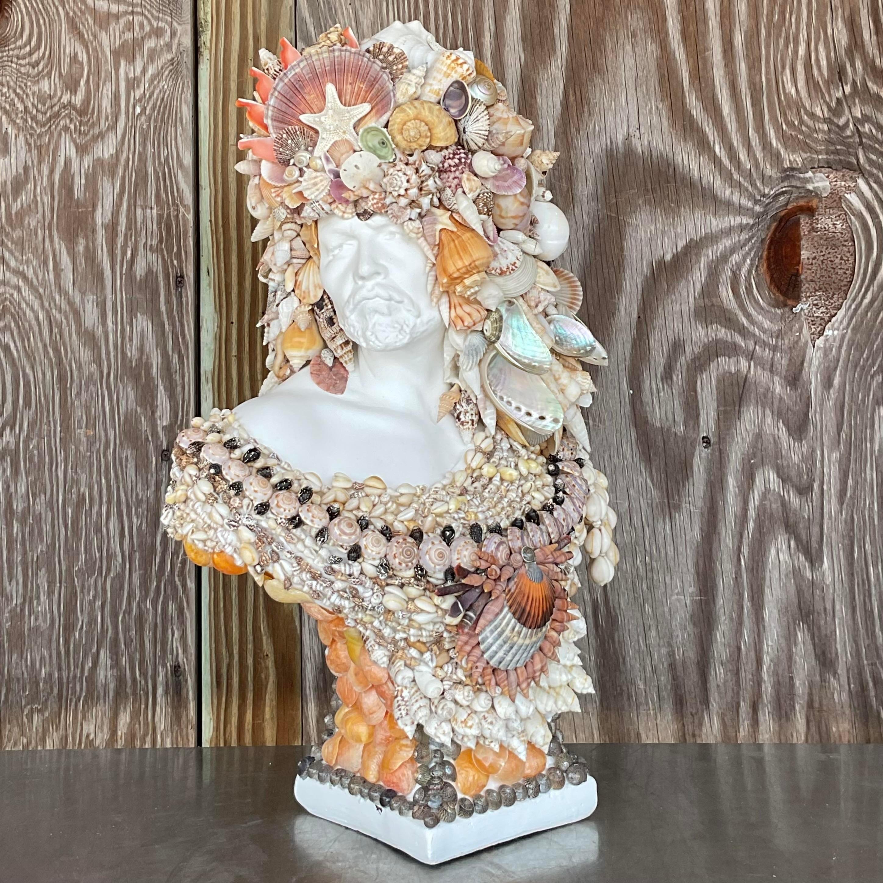 XX secolo Busto di uomo incrostato di conchiglie della costa vintage in vendita