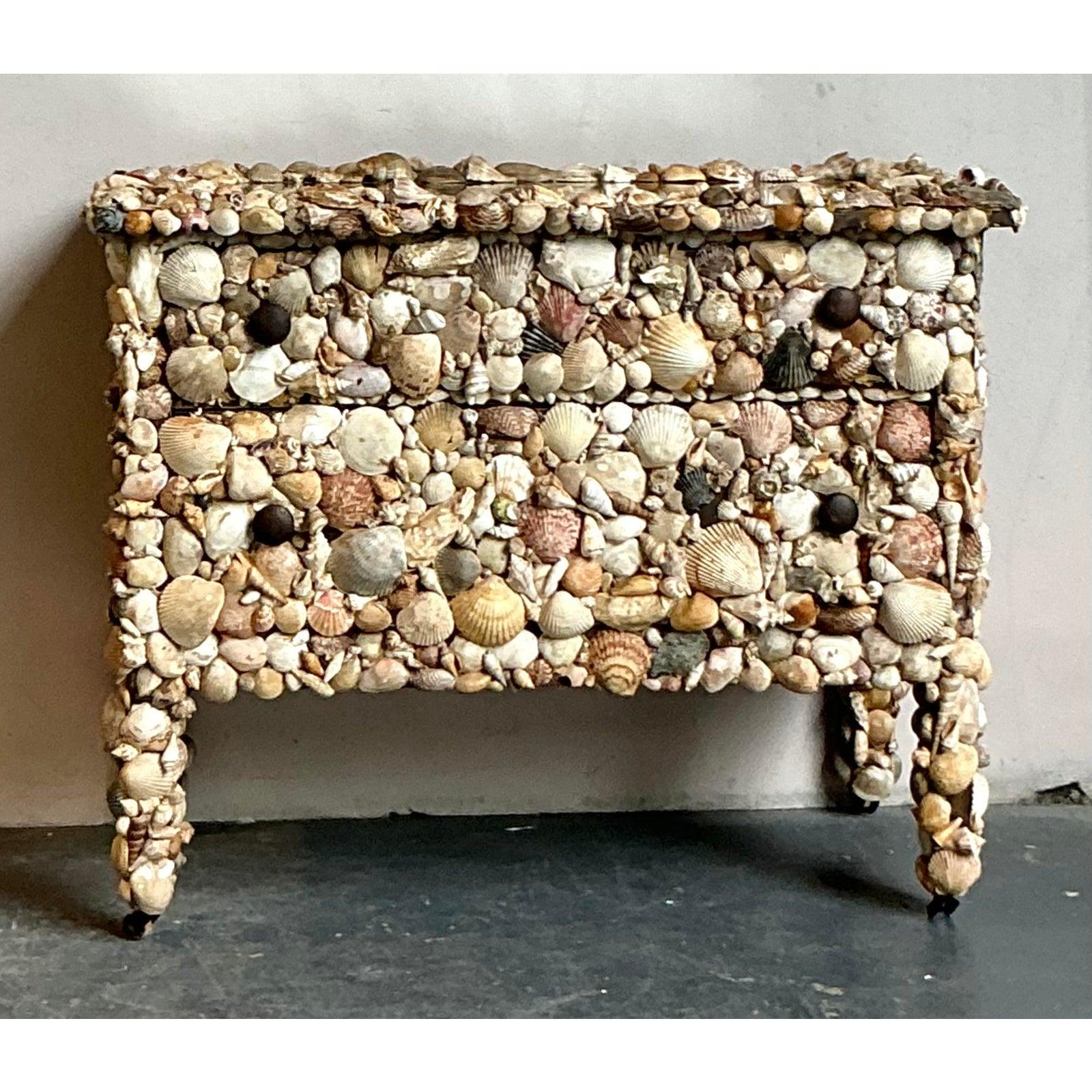 Cassettiera con conchiglia incrostata Vintage By in vendita 2