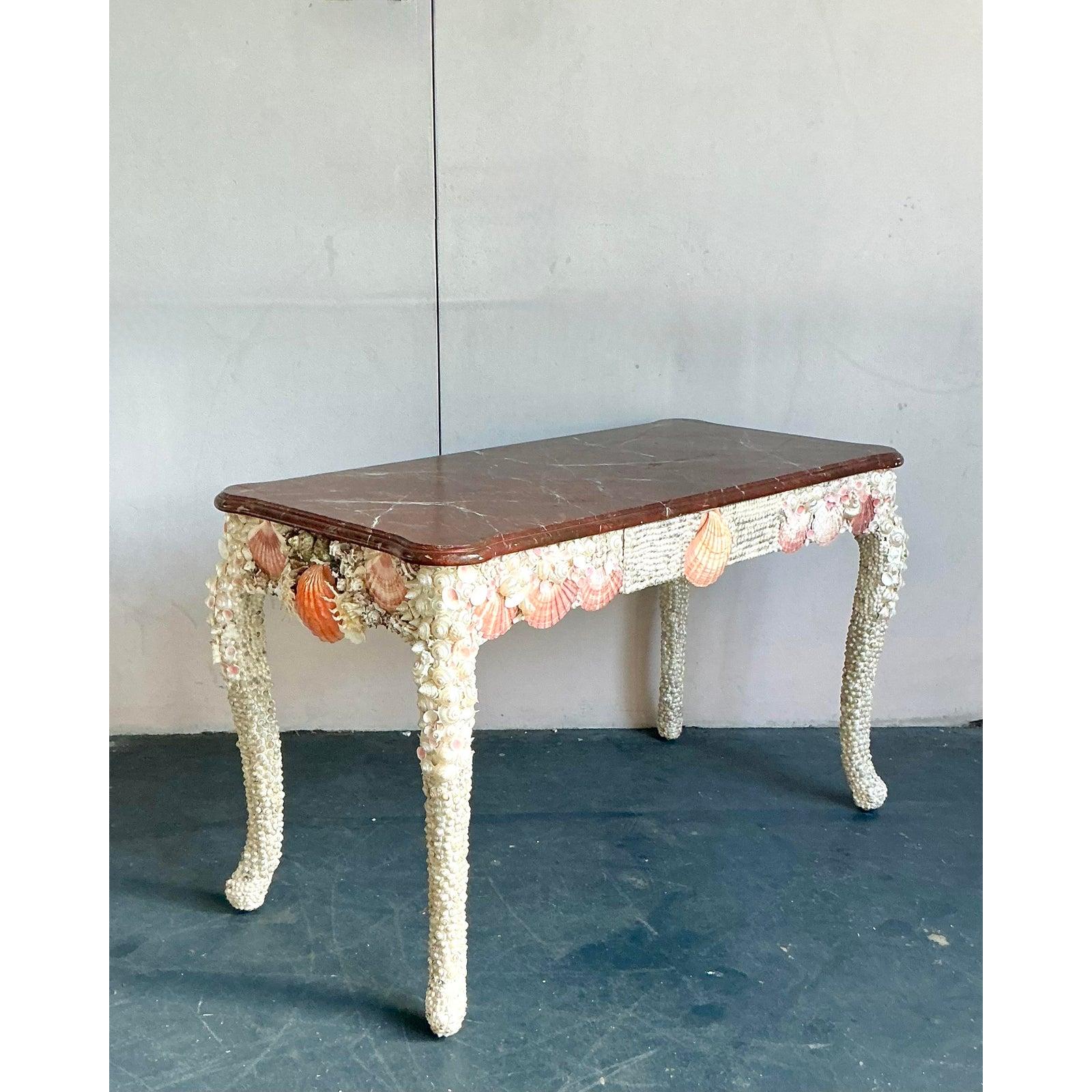 Arte popolare Scrivania costiera vintage con conchiglie incrostate in vendita