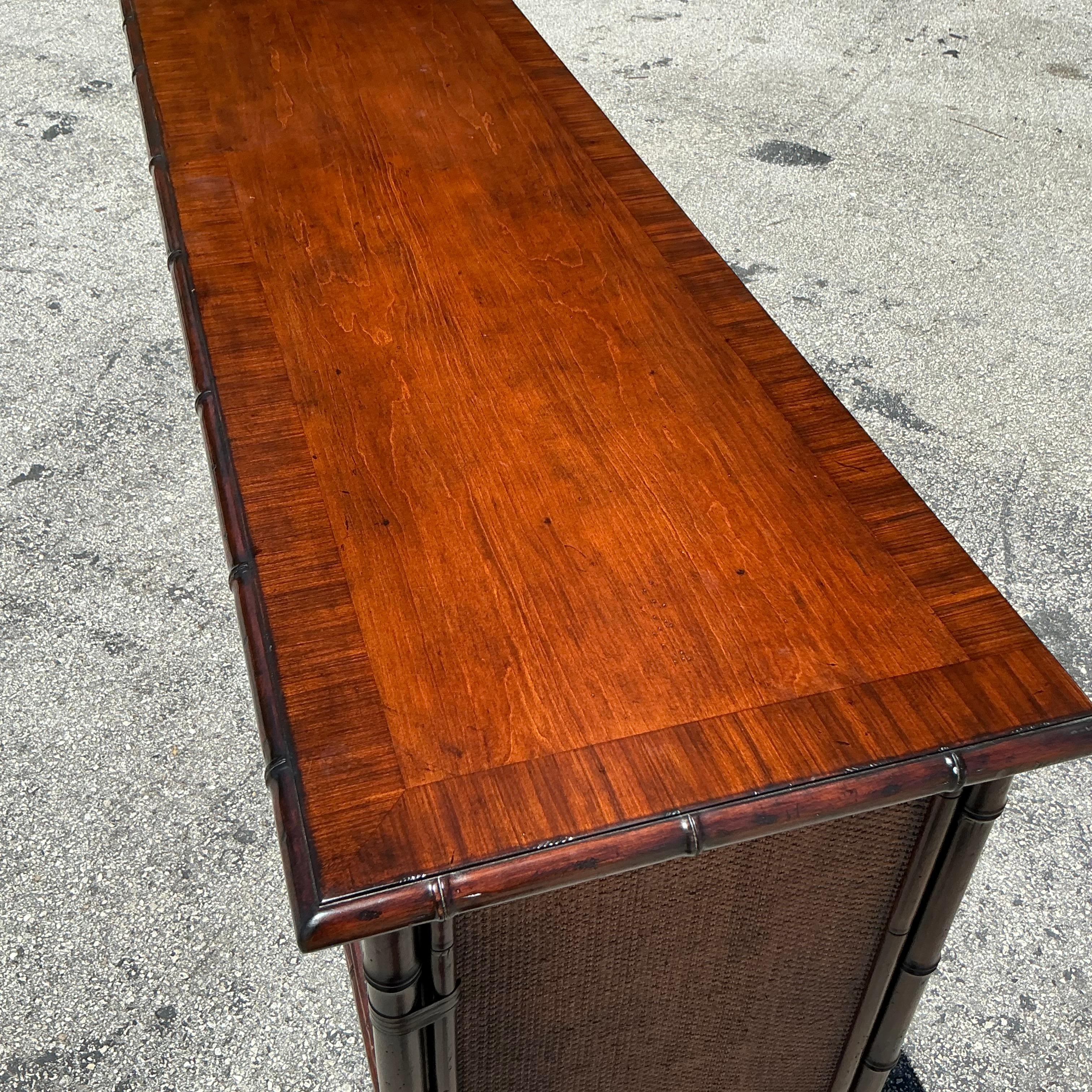 Credenza in rattan con inserti Sligh della Costa d'Epoca in vendita 4