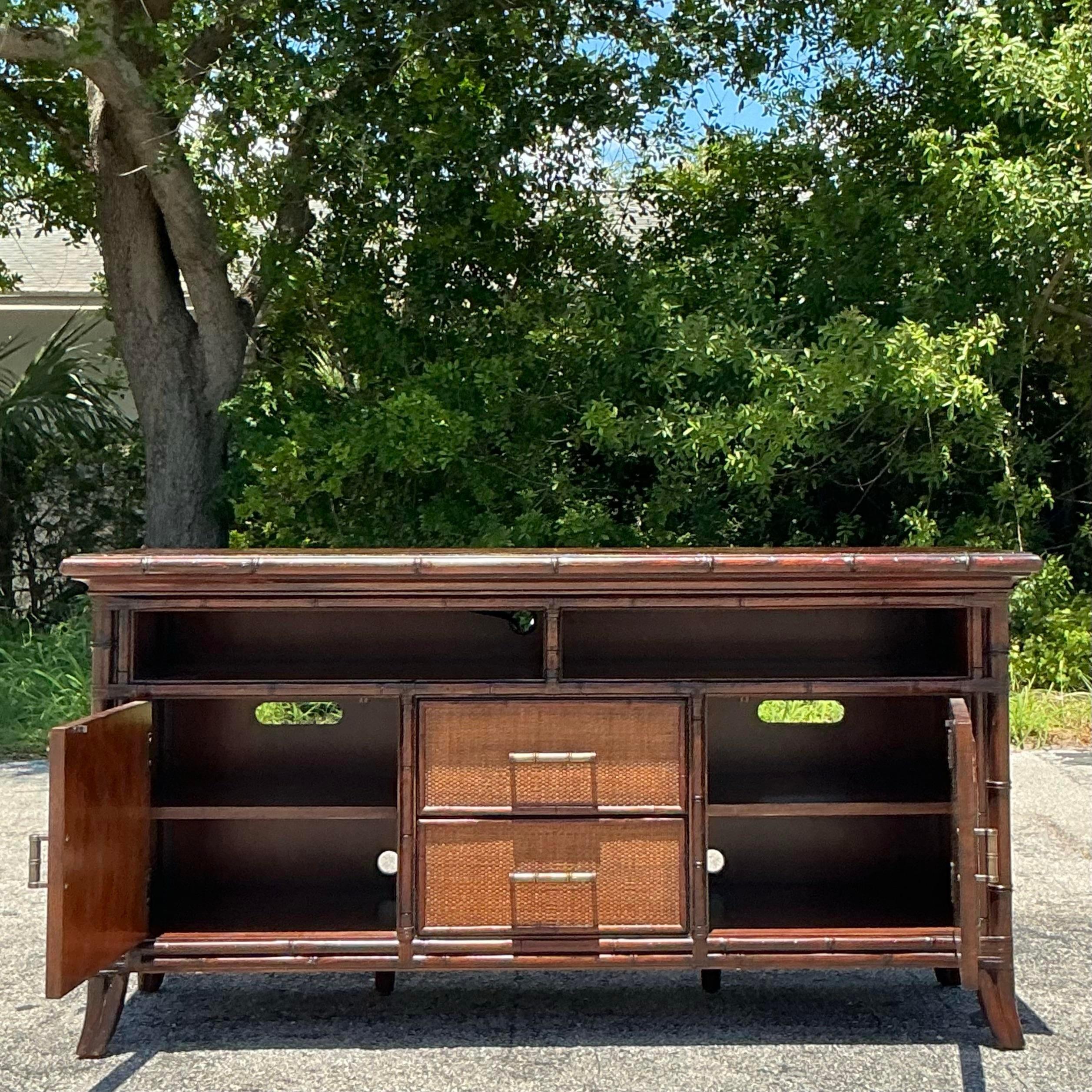 Credenza in rattan con inserti Sligh della Costa d'Epoca in vendita 3