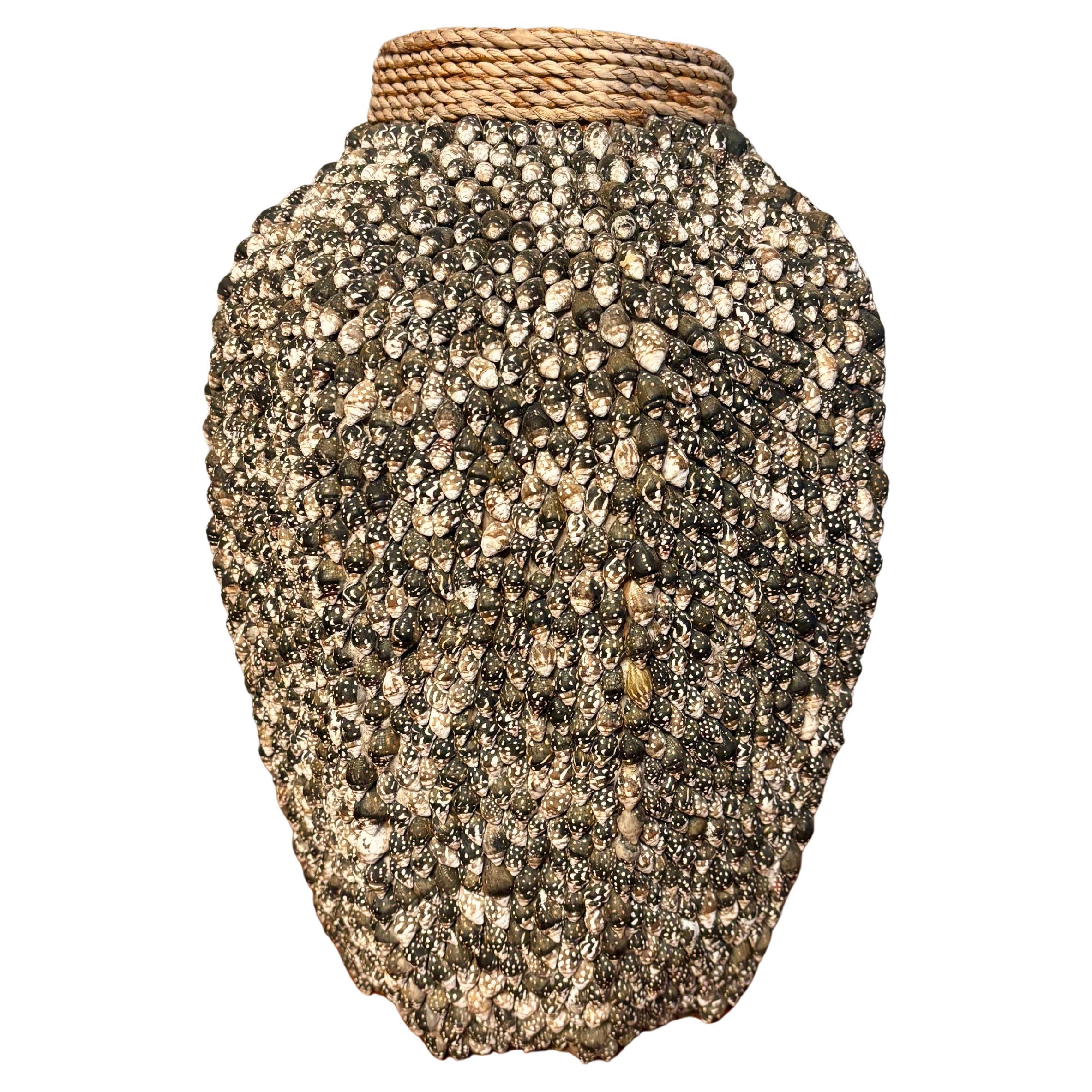 Vaso costiero vintage con conchiglia di lumaca e corda Hand Made nelle Filippine
