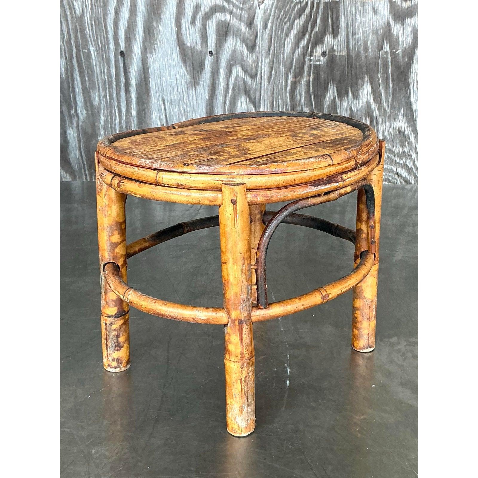 Elevador pequeño de bambú dividido Vintage Coastal Filipino en venta