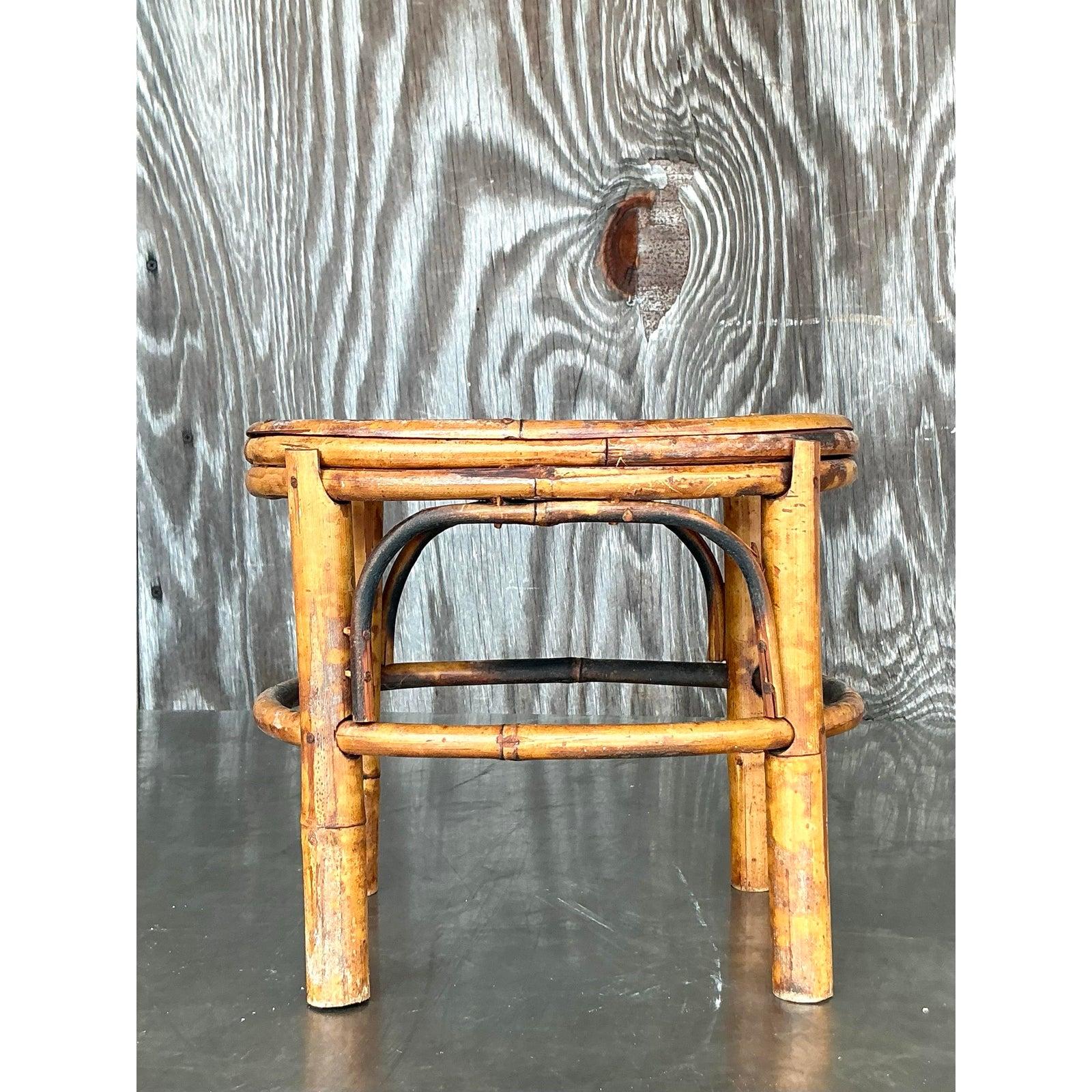 Elevador pequeño de bambú dividido Vintage Coastal siglo XX en venta