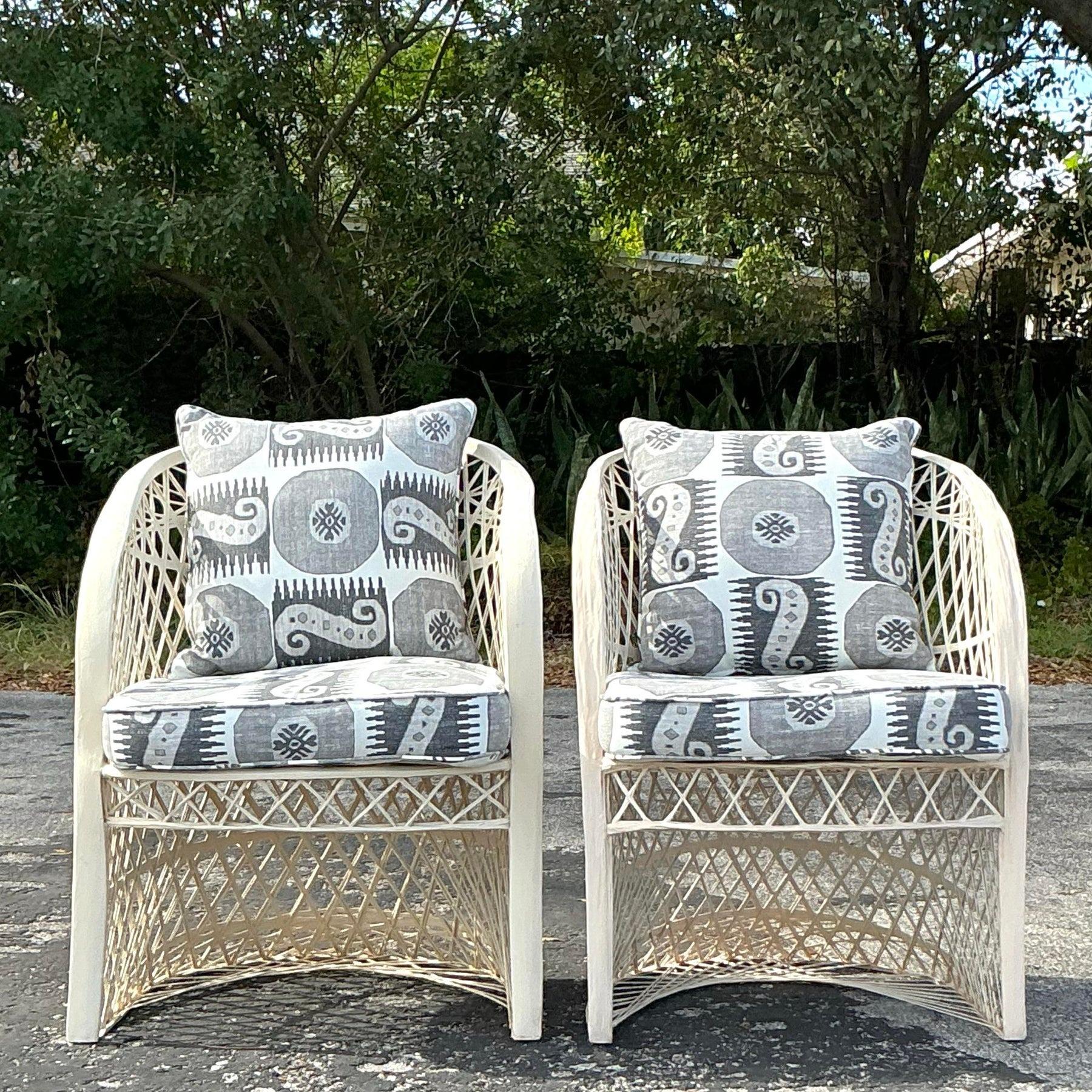 Vintage Coastal Spun Fiberglass Lounge Chairs - a Pair For Sale 4