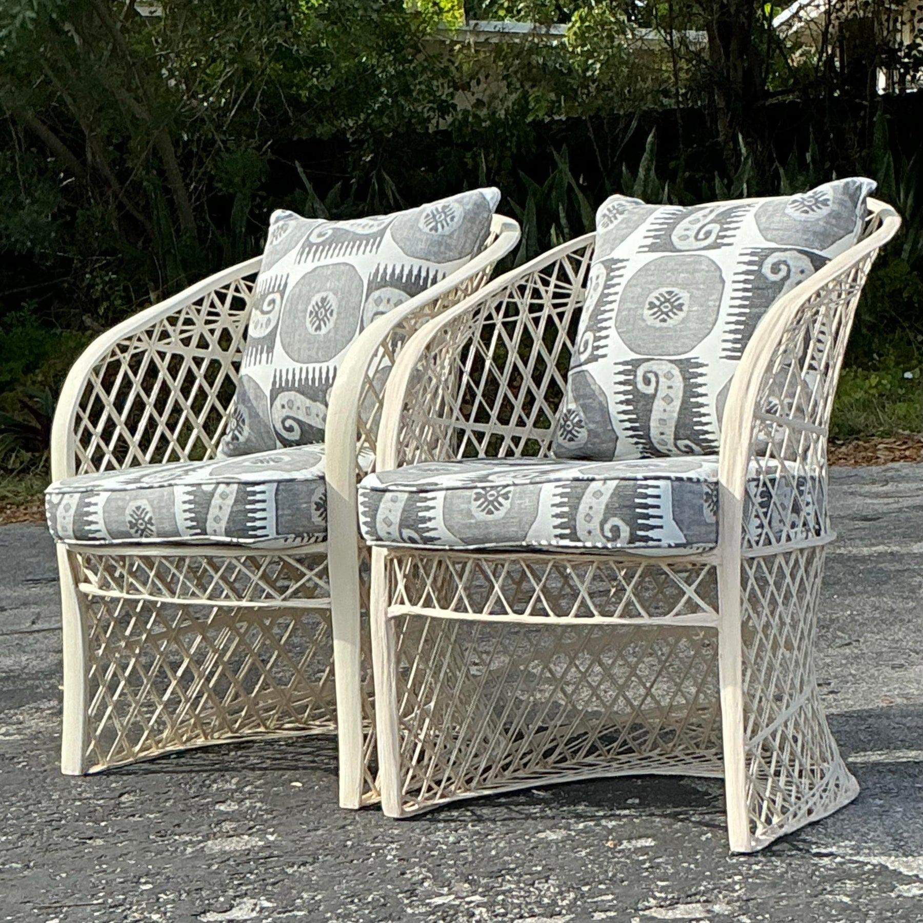 20th Century Vintage Coastal Spun Fiberglass Lounge Chairs - a Pair For Sale