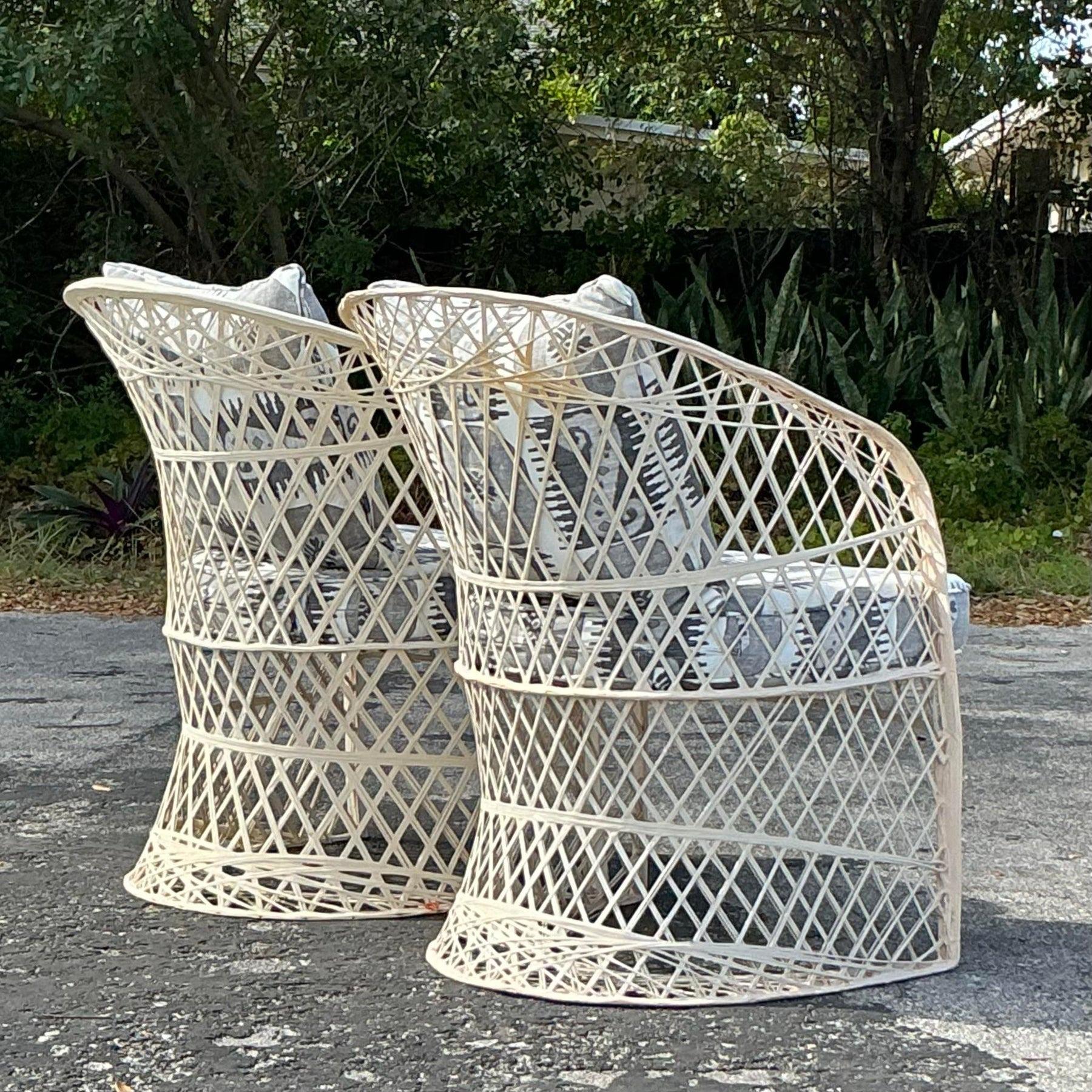 Vintage Coastal Spun Fiberglass Lounge Chairs - a Pair For Sale 3