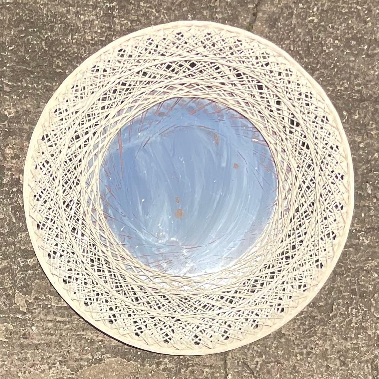 Américain Miroir vintage en fibre de verre filée du côte d'après Russell Woodard en vente