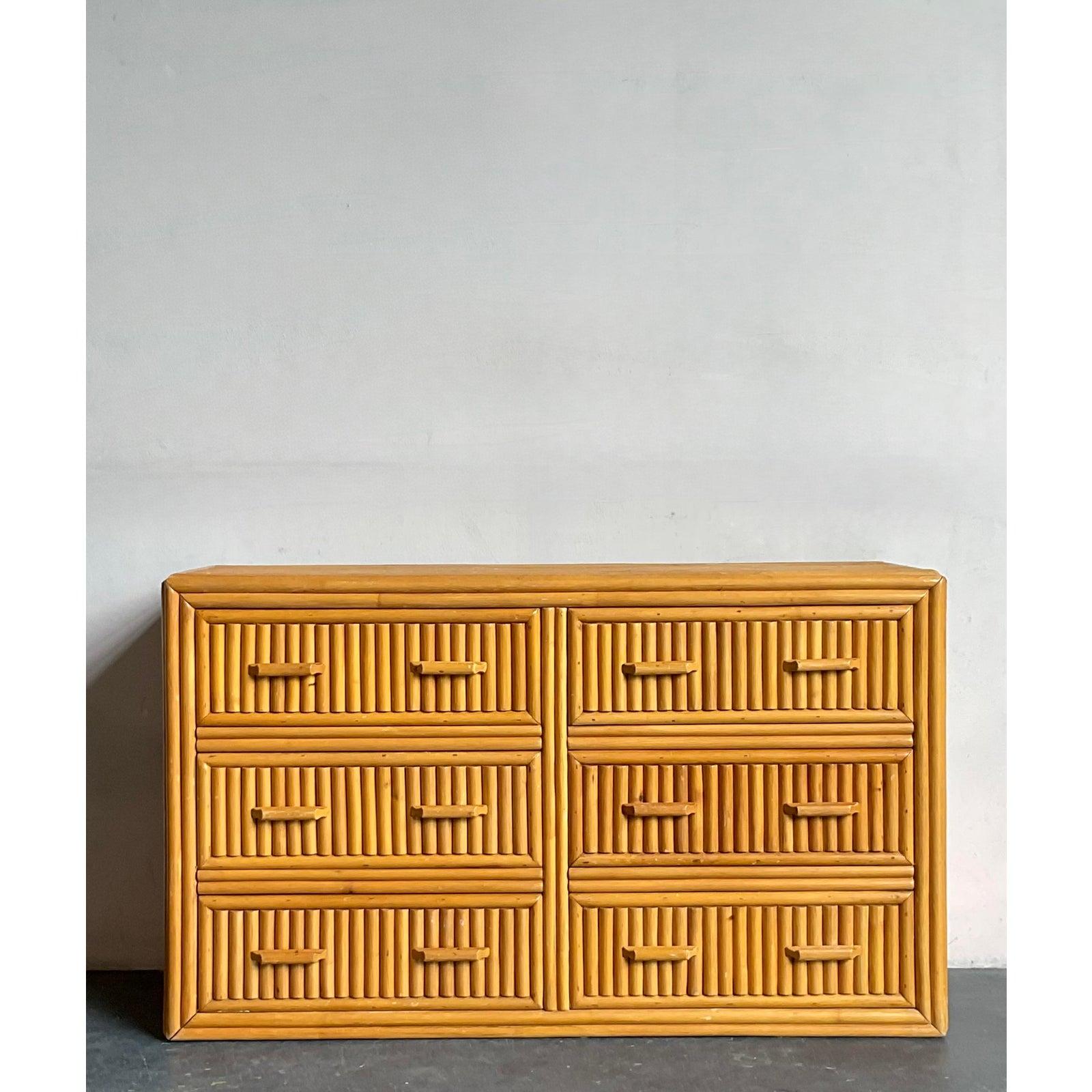 Organico moderno Comò a sei cassetti in rattan impilato vintage Coastal in vendita