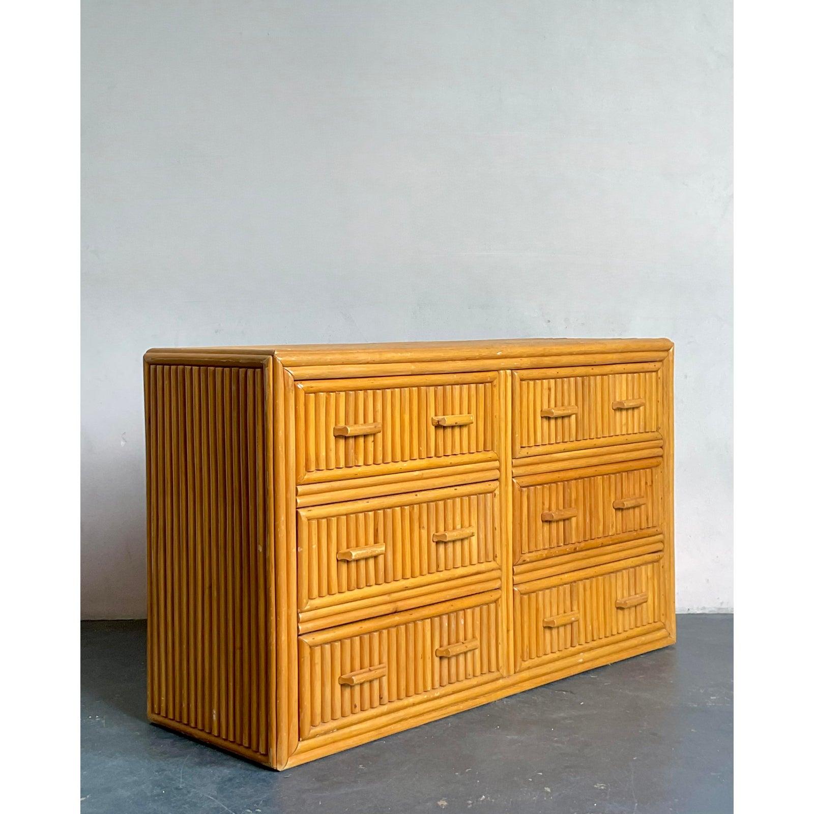 XX secolo Comò a sei cassetti in rattan impilato vintage Coastal in vendita