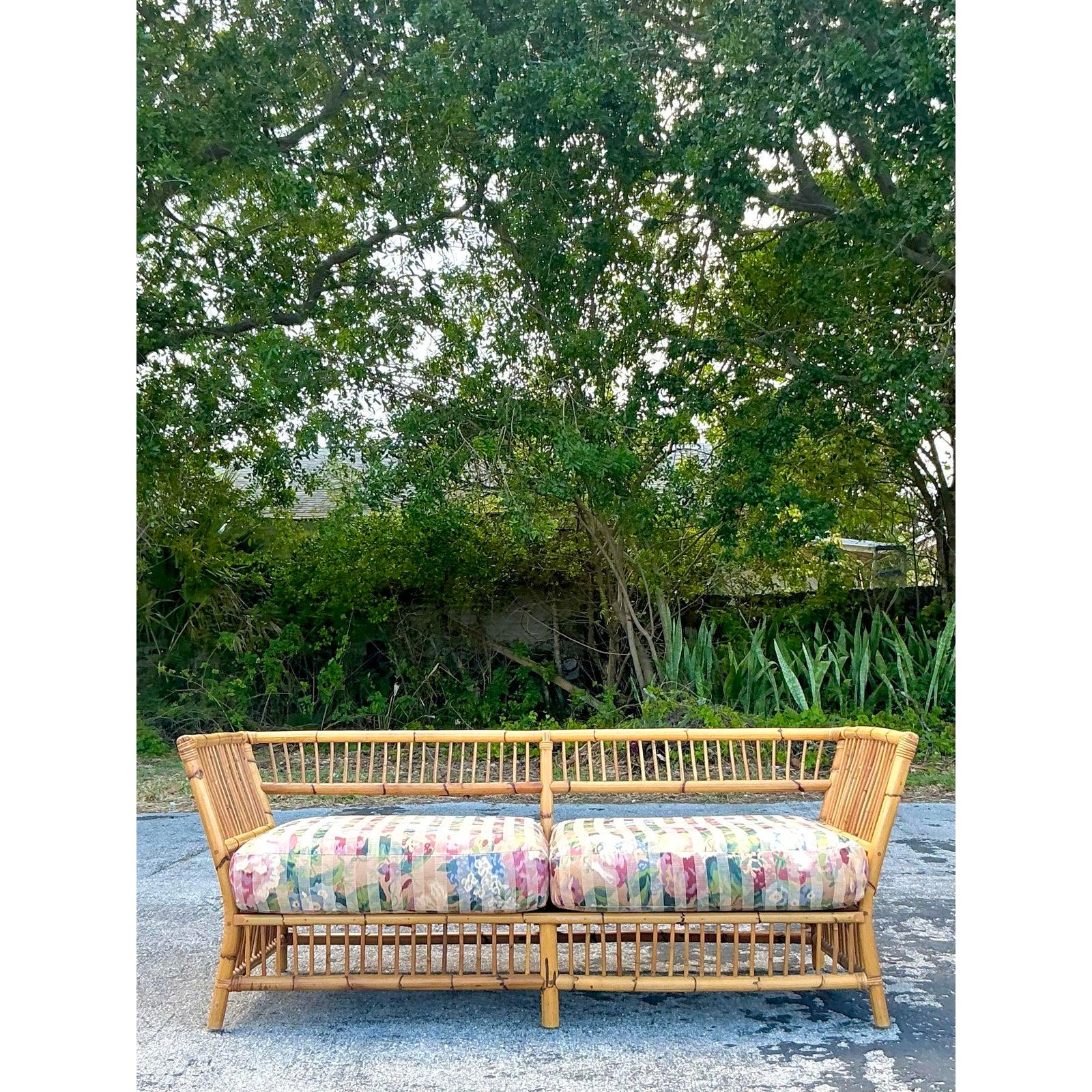 Coastal Stick Bambus Loveseat, Vintage (Moderne der Mitte des Jahrhunderts) im Angebot