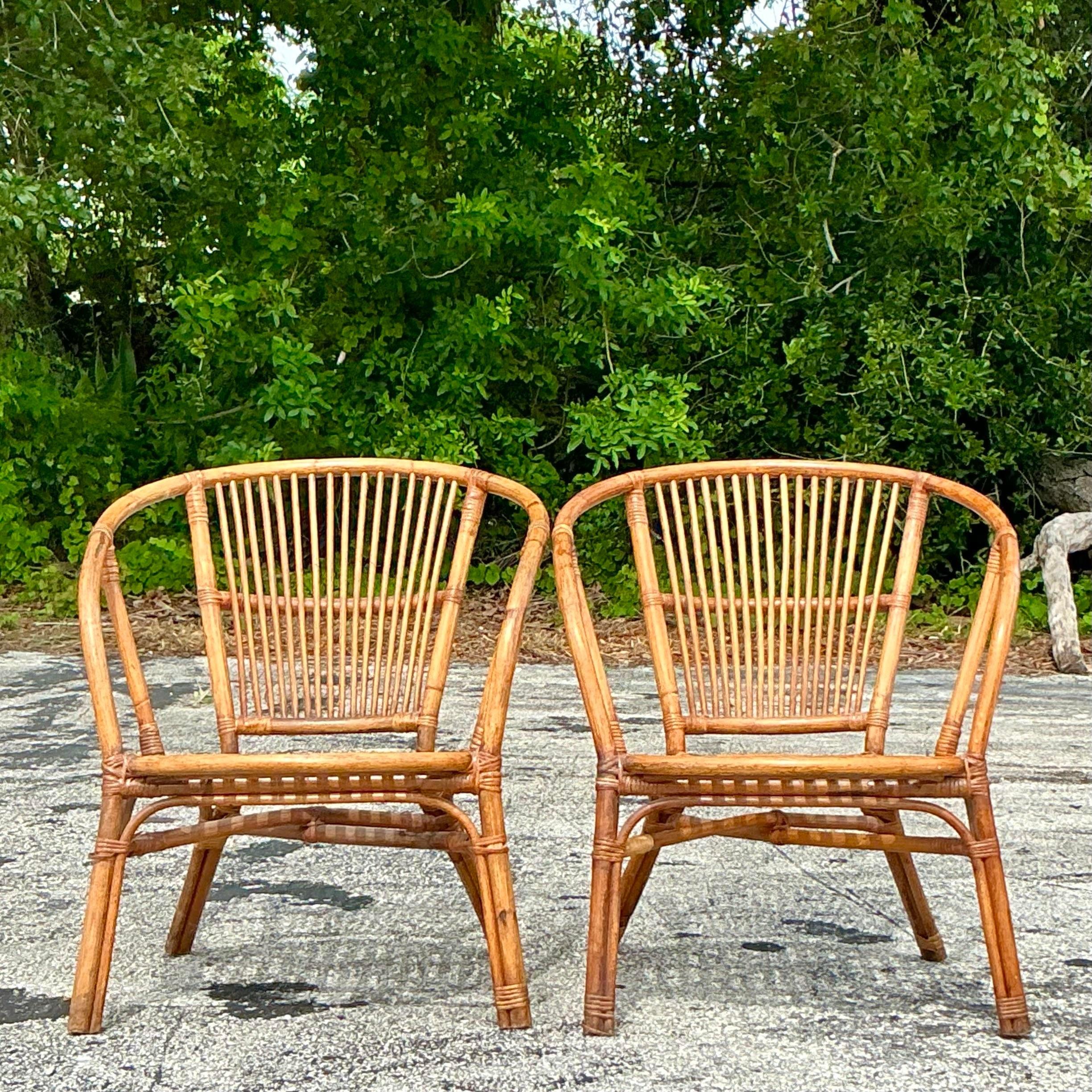 Vintage Coastal Stick Rattan-Loungesessel im Vintage-Stil - ein Paar (Philippinisch)