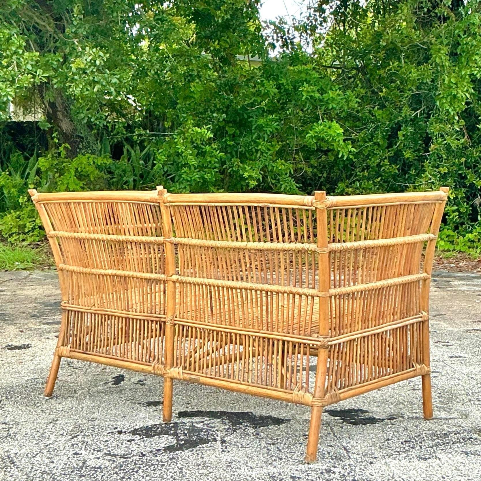 Loveseat de ratán costero vintage en Bueno estado para la venta en west palm beach, FL