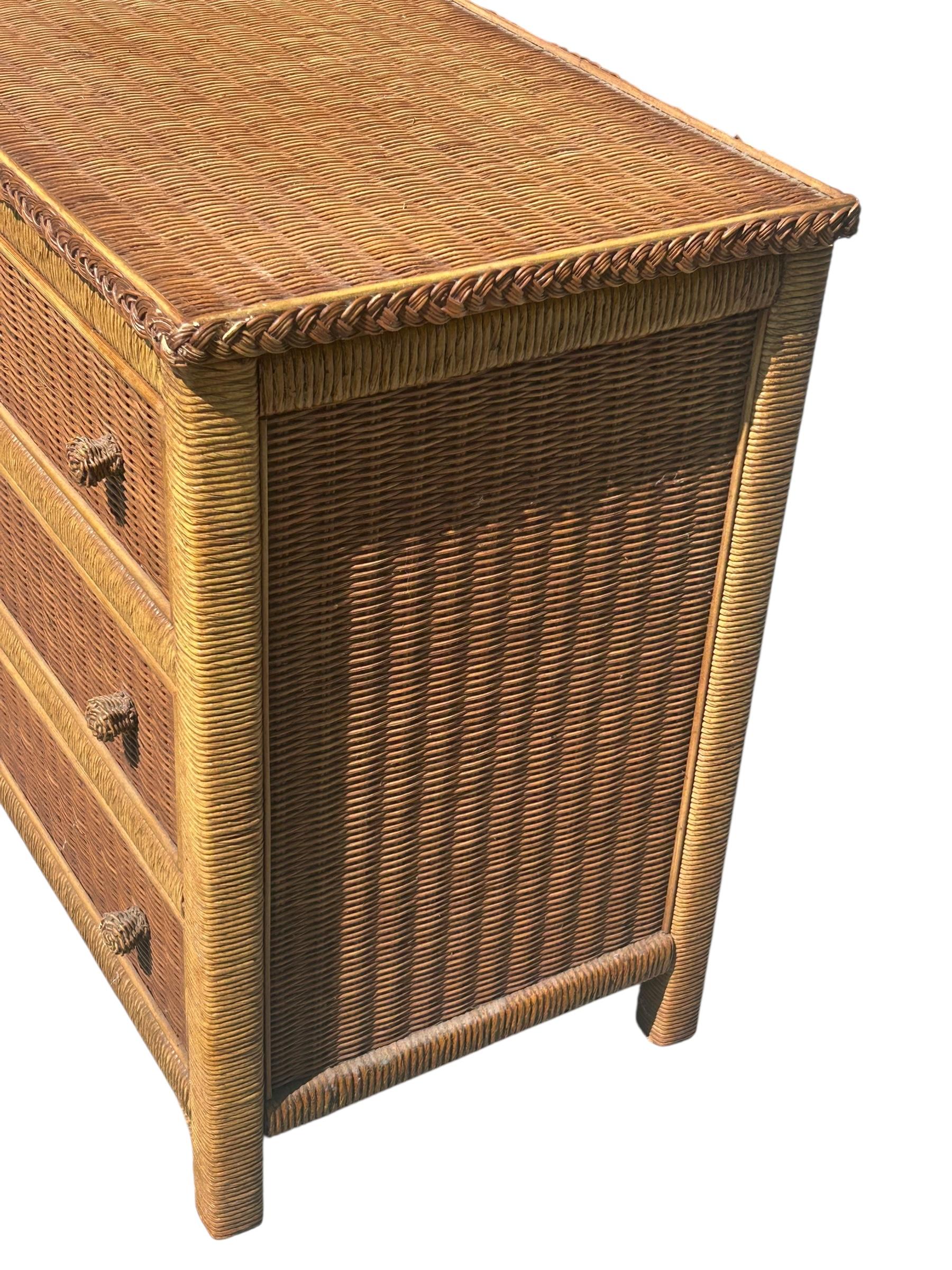 Vintage Coastal Style Wicker Nightstand by Henry Link for Lexington Furniture In Good Condition For Sale In Chapel Hill, NC