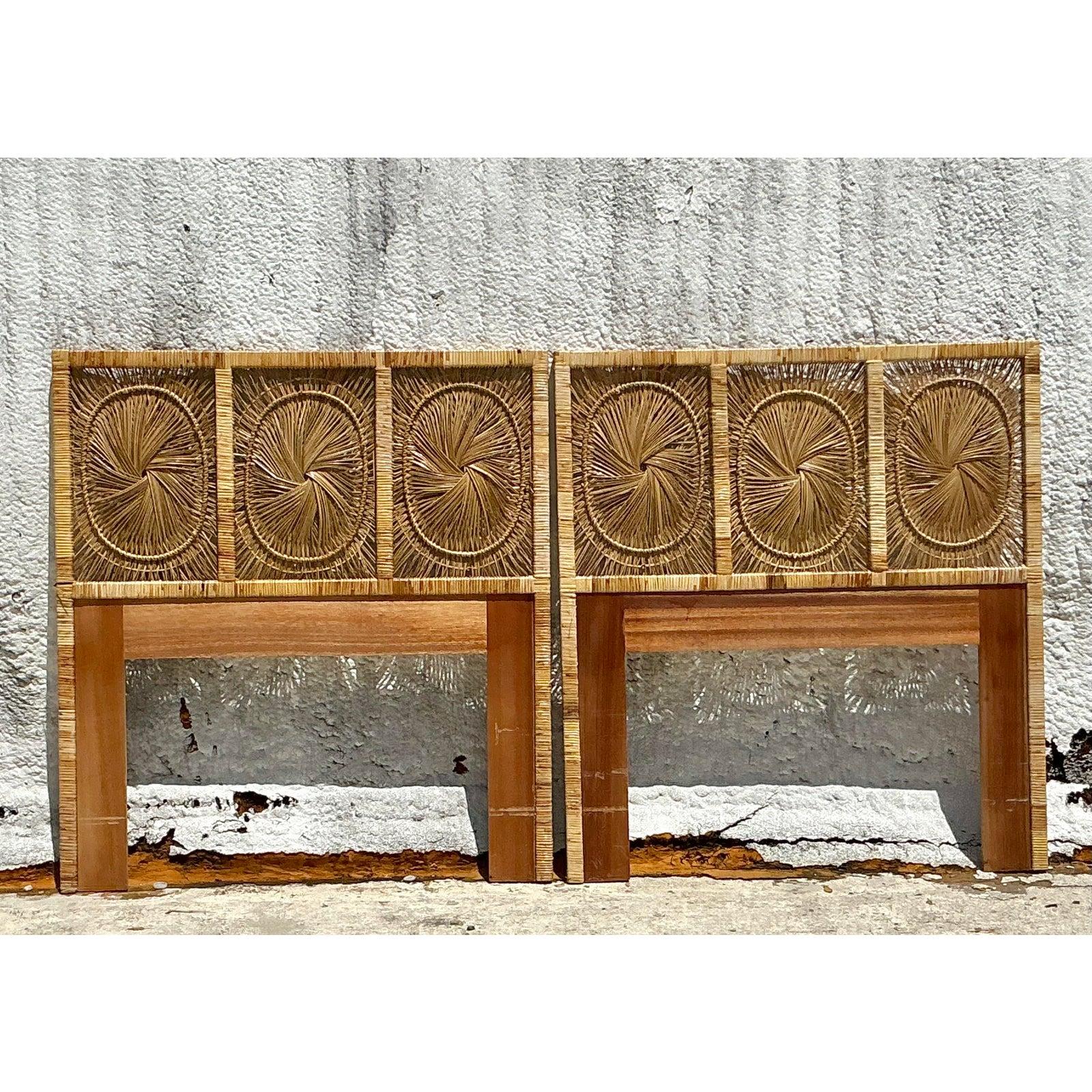 Tête de lit vintage en rotin Sunburst Coastal - une paire en vente 4
