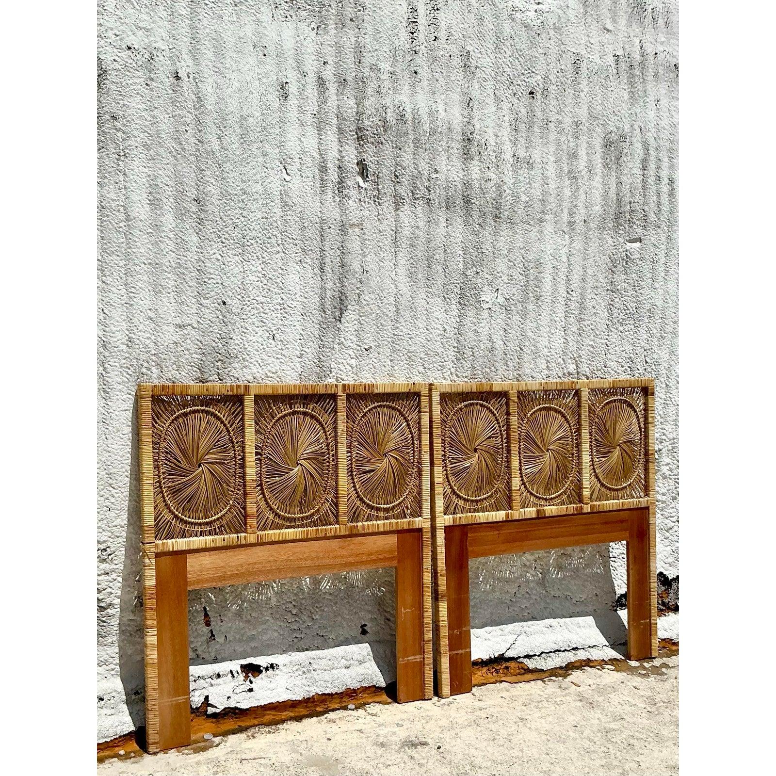 Tête de lit vintage en rotin Sunburst Coastal - une paire en vente 2