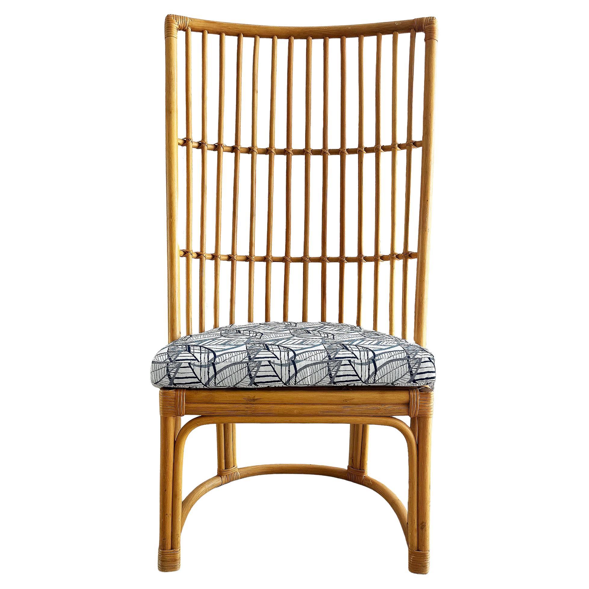 Sedia in rattan con schienale alto Vintage By, cuscino appena imbottito