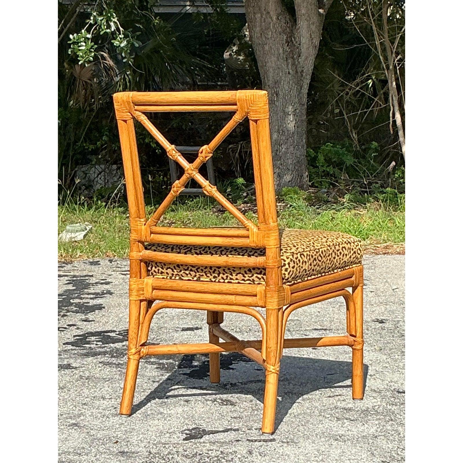 20ième siècle Chaise en rotin vintage côtière à dossier en forme de cible en vente