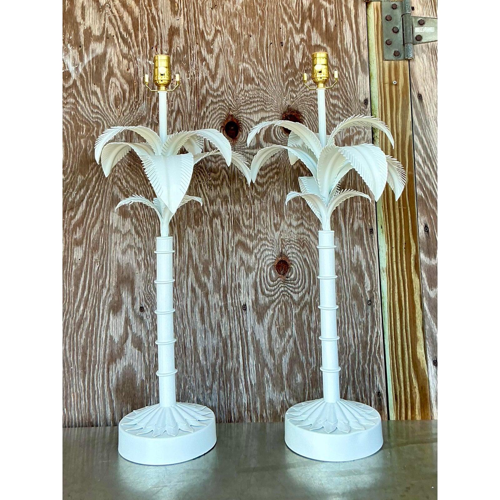 20ième siècle Paire de lampes en bois de palmier de style côtier