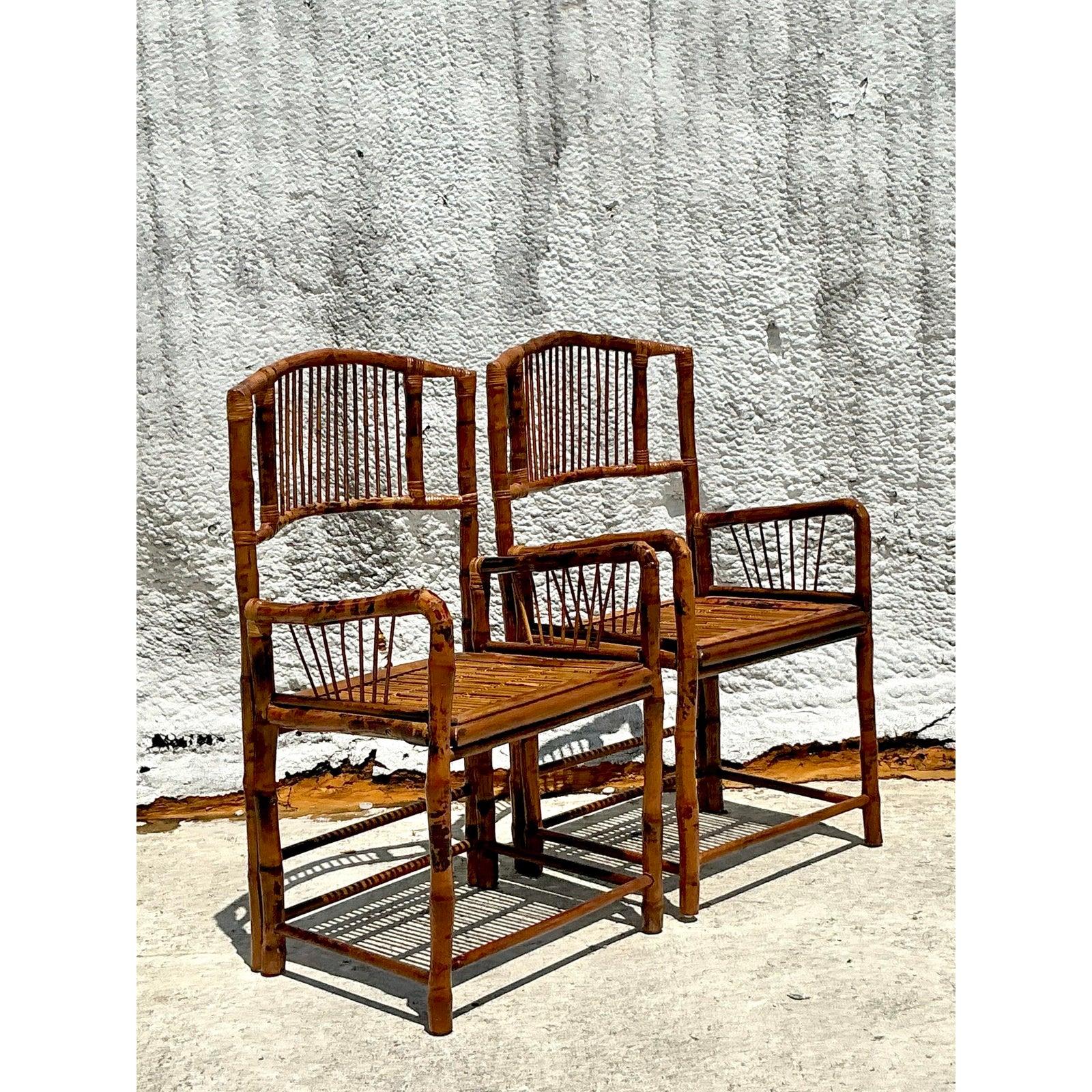 Philippin Fauteuils vintage en bambou tortue de la côte - une paire en vente