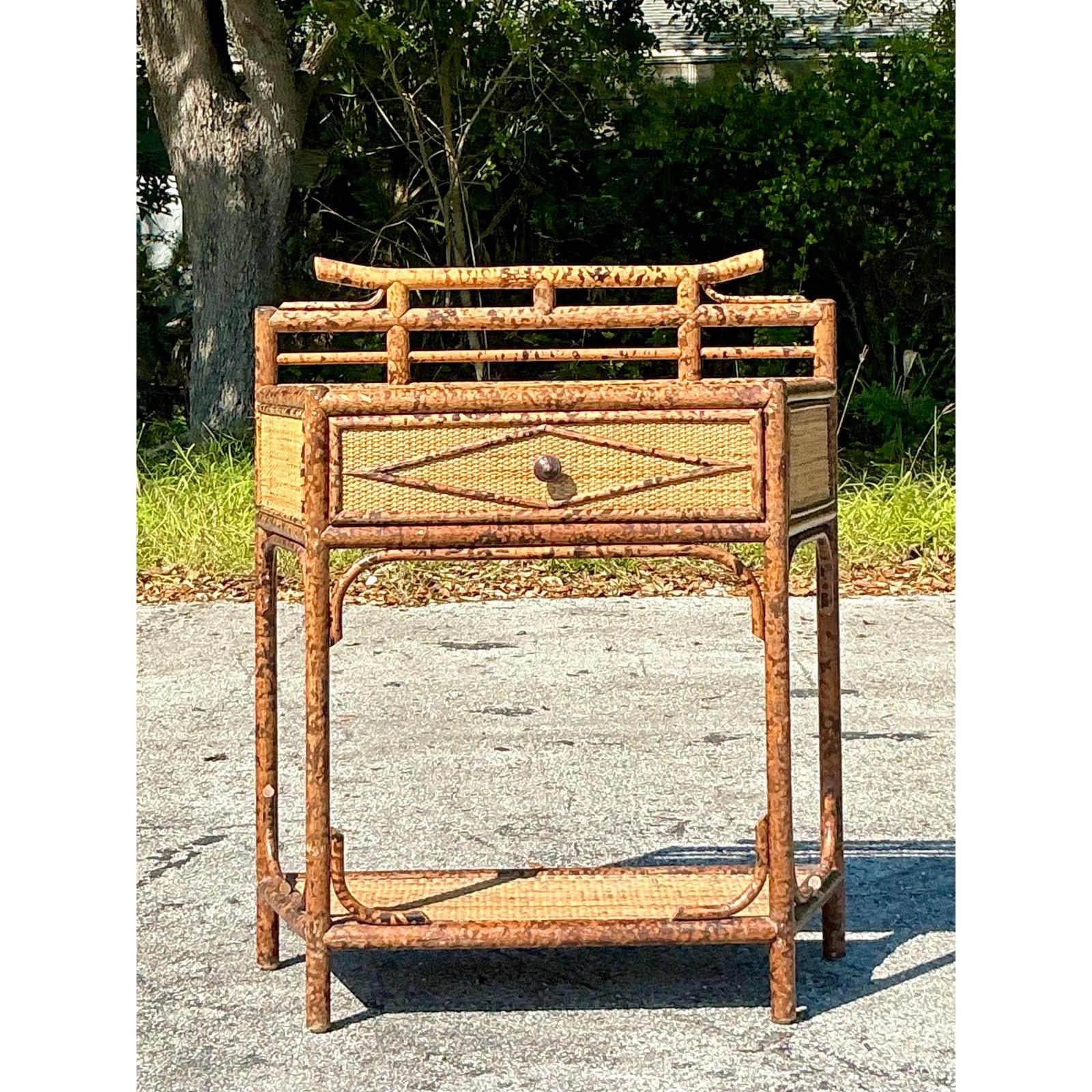 Tavolo consolle pagoda in bambù tartaruga Vintage By In condizioni buone in vendita a west palm beach, FL