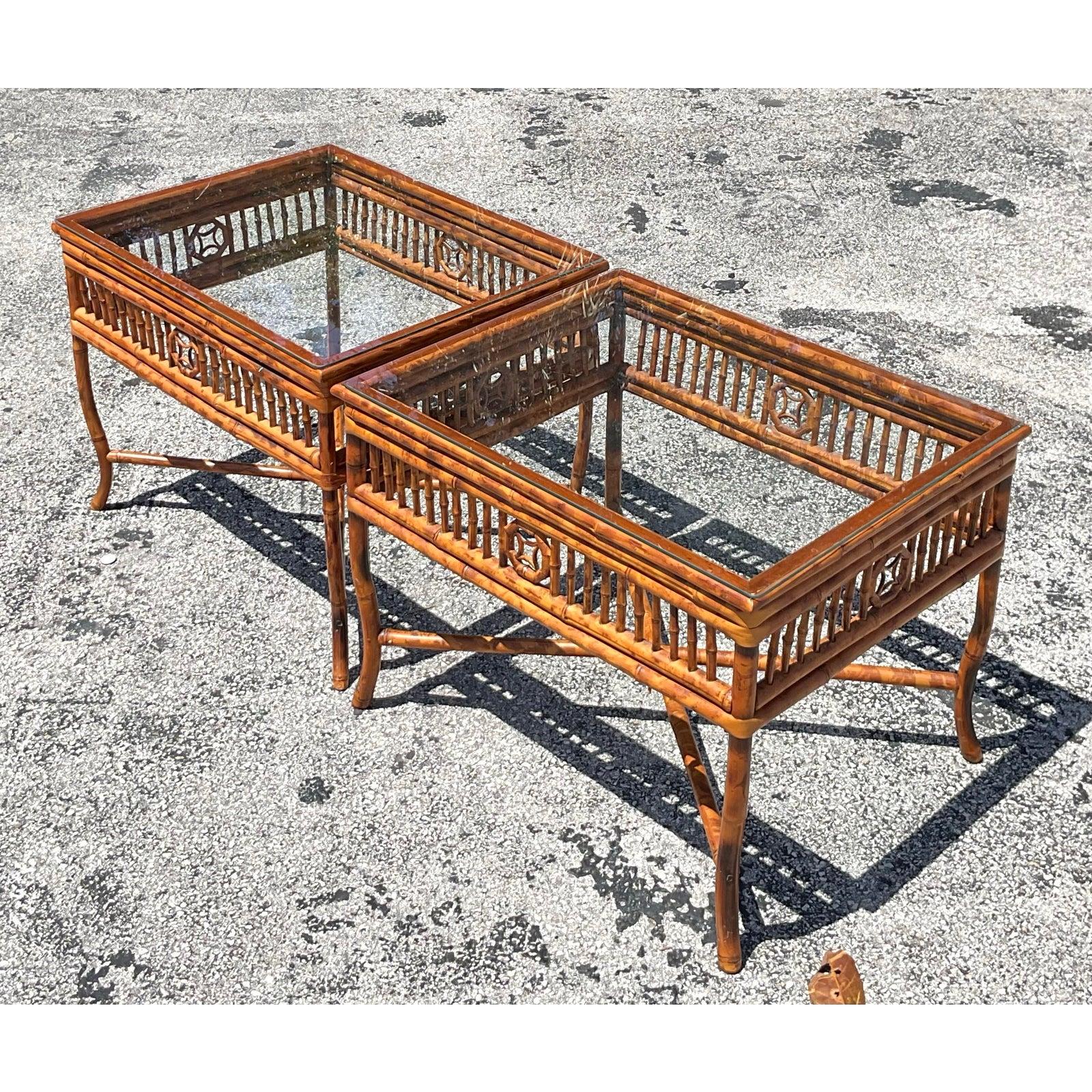 Hollywood Regency Vintage Coastal Tortoise Bamboo Side Tables - A Pair en vente