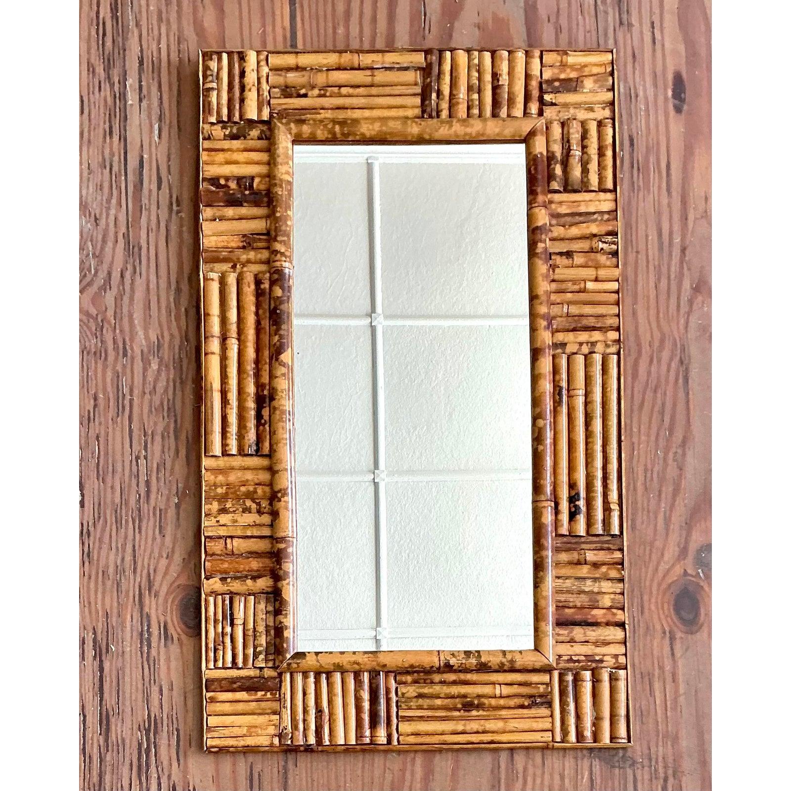 Mid-Century moderno Specchio costiero vintage con motivo tartaruga in bambù in vendita