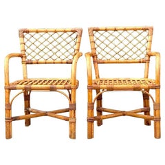 Pareja de sillones vintage de ratán enrejado costero