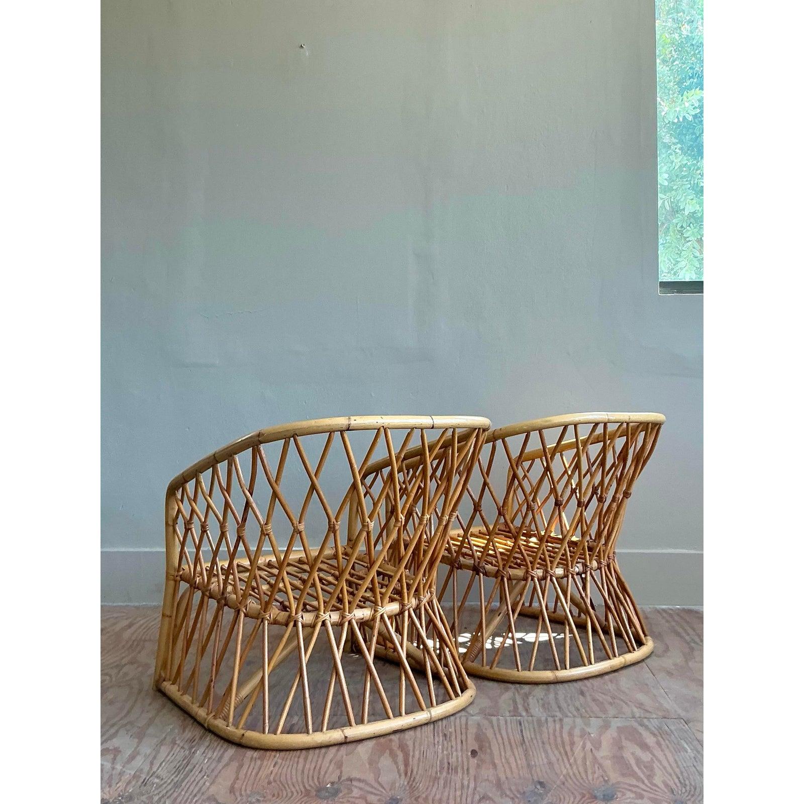 Filippino Sedie da salotto in rattan a traliccio costiero vintage - una coppia in vendita