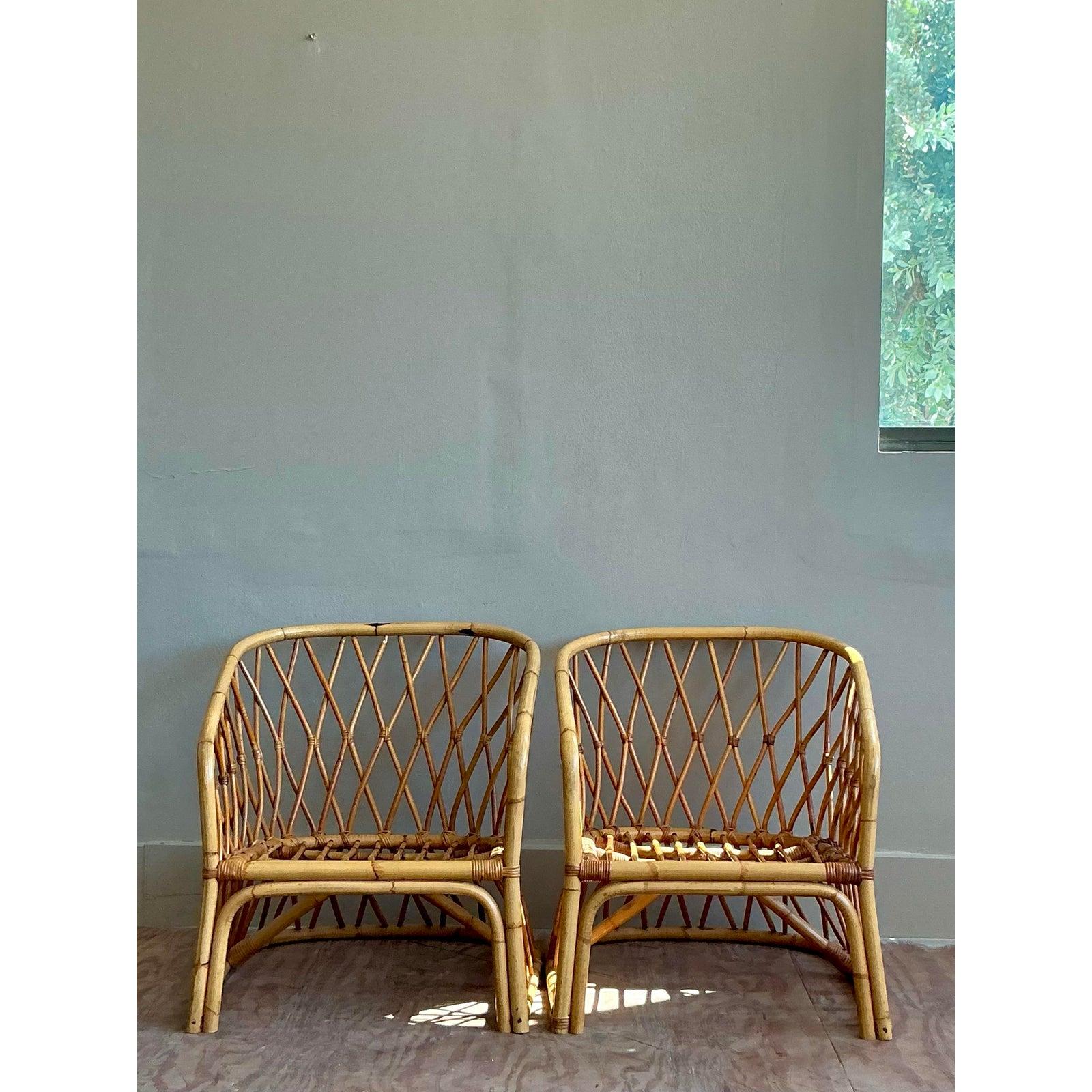 Bambù Sedie da salotto in rattan a traliccio costiero vintage - una coppia in vendita