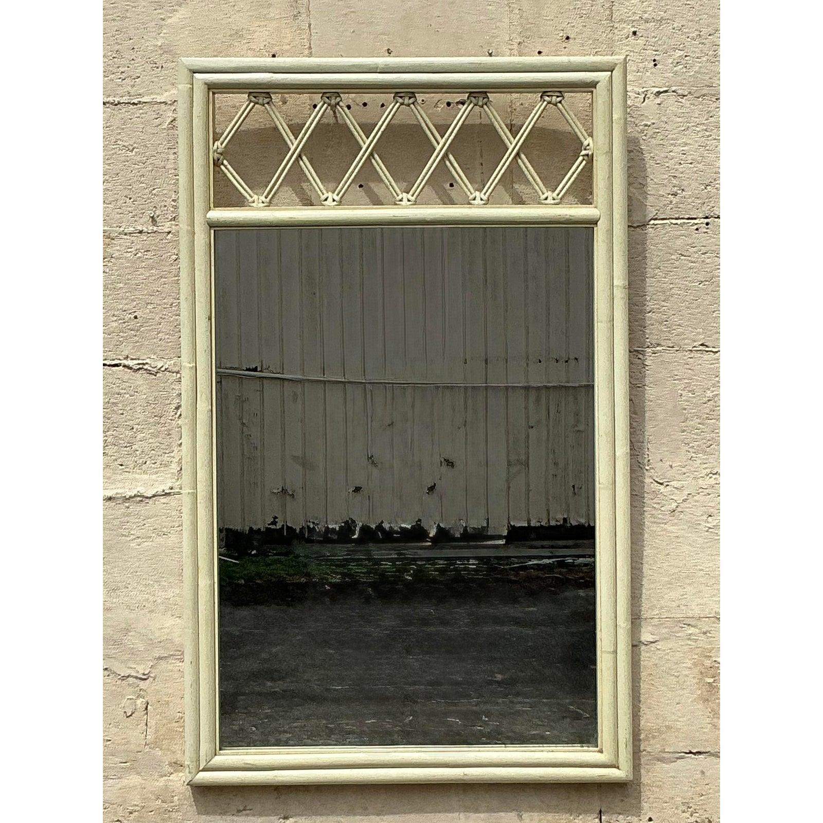 20ième siècle Miroir vintage en rotin treillis côtier en vente