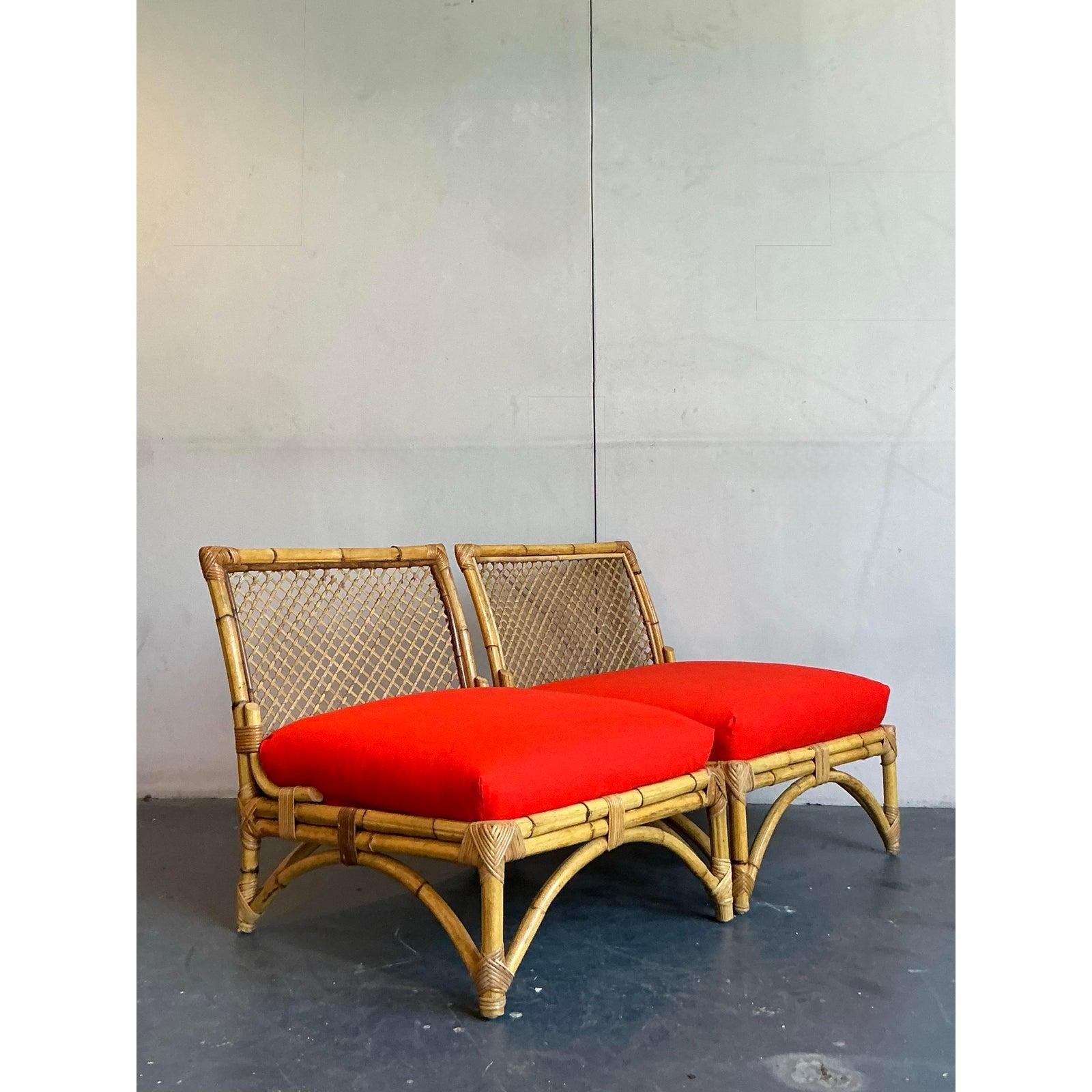 Pareja de sillas de ratán vintage con enrejado costero Filipino en venta