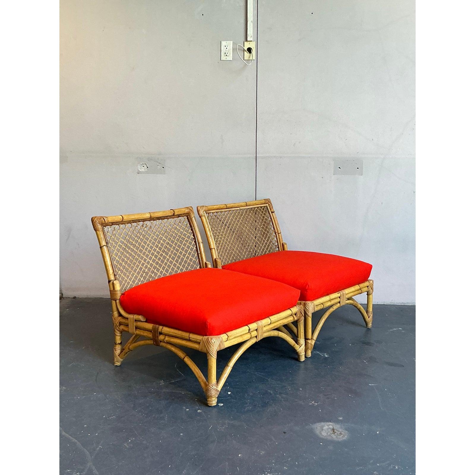 Pareja de sillas de ratán vintage con enrejado costero siglo XX en venta