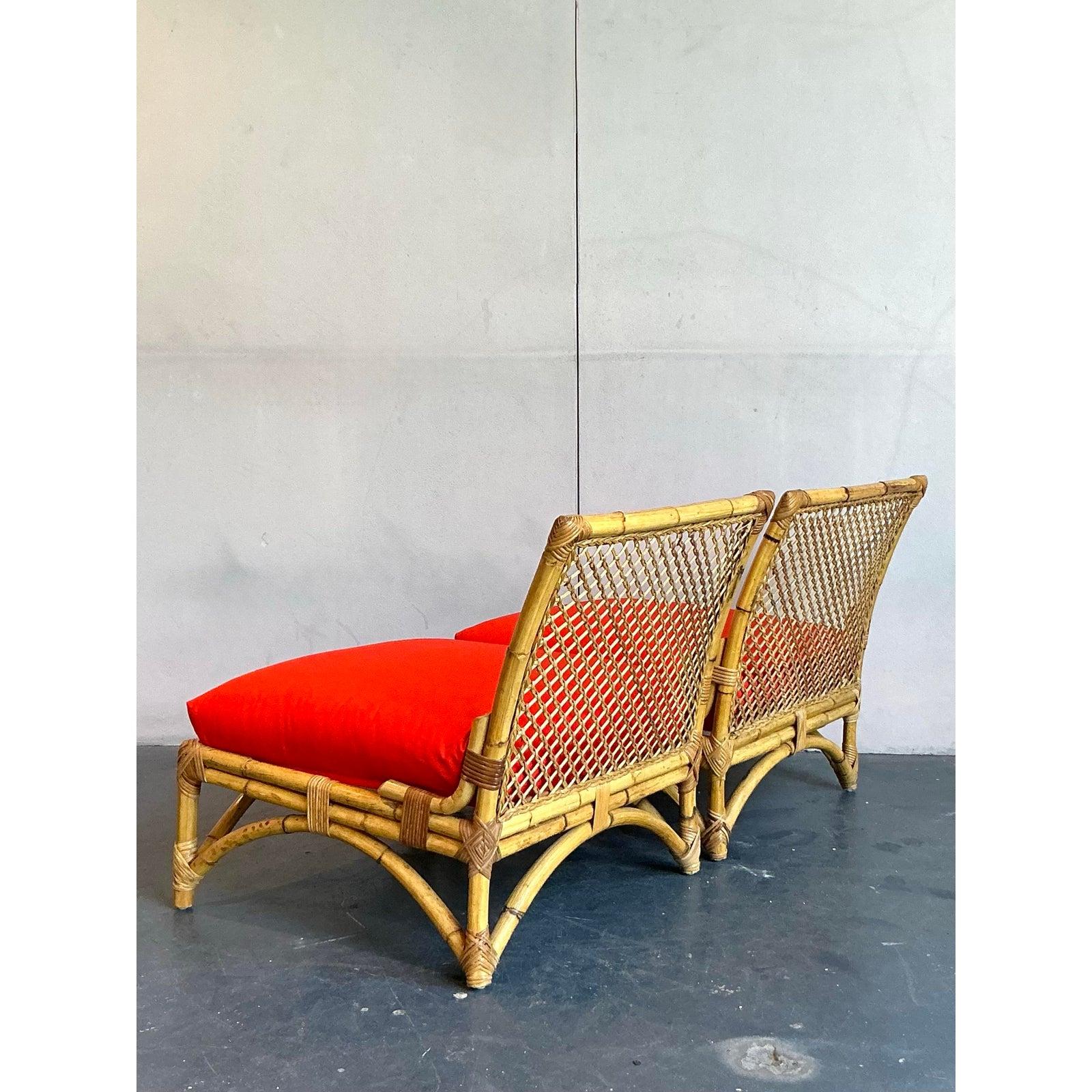 Pareja de sillas de ratán vintage con enrejado costero en venta 1