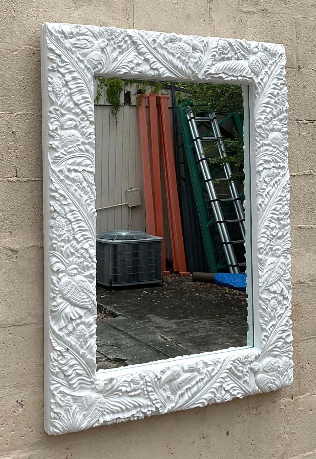 Miroir Vieux miroir à frise en plâtre tropical côtier en vente