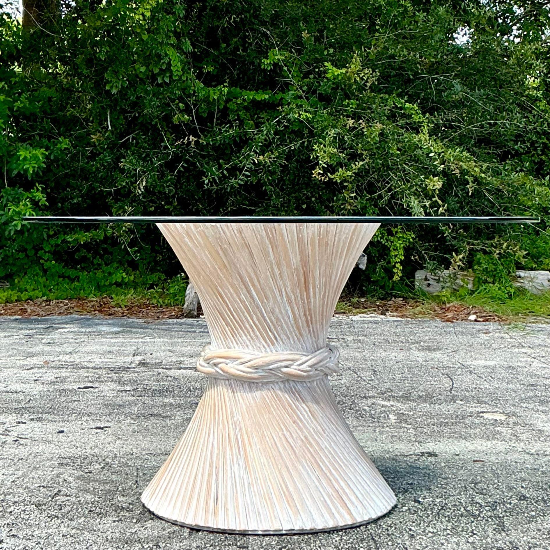 Table de salle à manger vintage en rotin torsadé d'après McGuire Bon état - En vente à west palm beach, FL