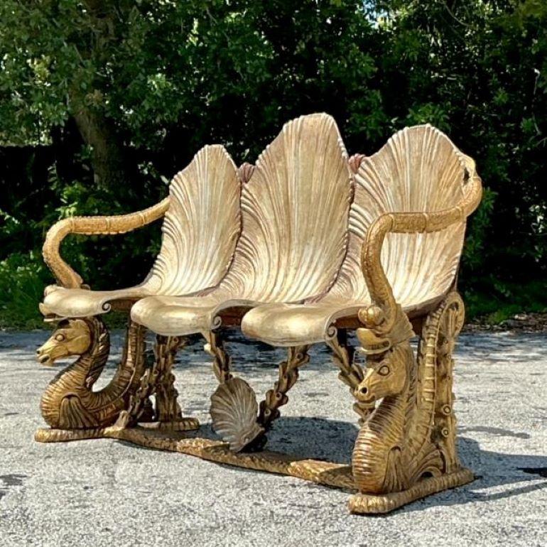 Venezianische venezianische vergoldete geschnitzte Grotto- und Seepferdchen-Bank, Vintage (20. Jahrhundert) im Angebot