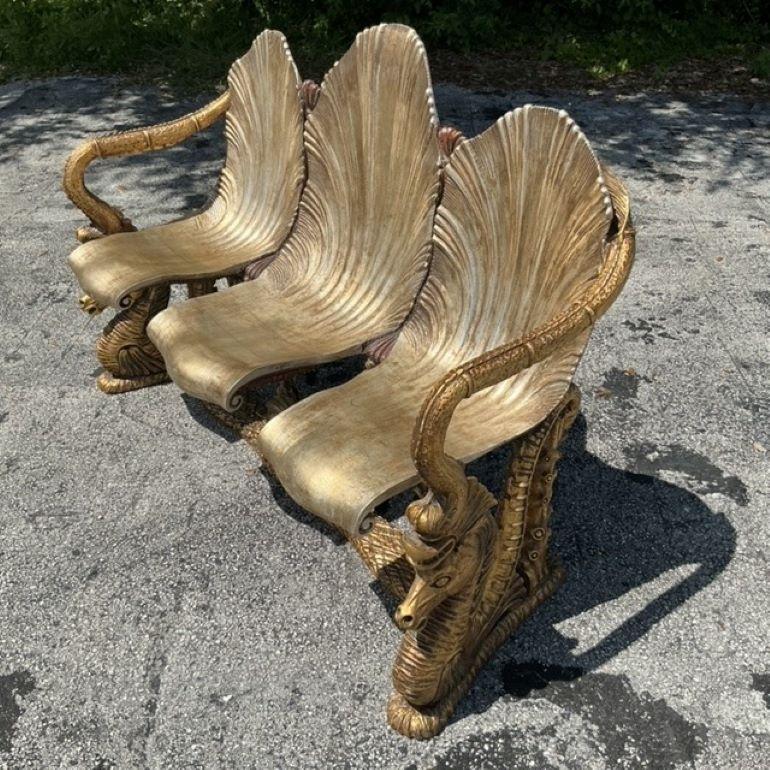 Venezianische venezianische vergoldete geschnitzte Grotto- und Seepferdchen-Bank, Vintage im Angebot 1