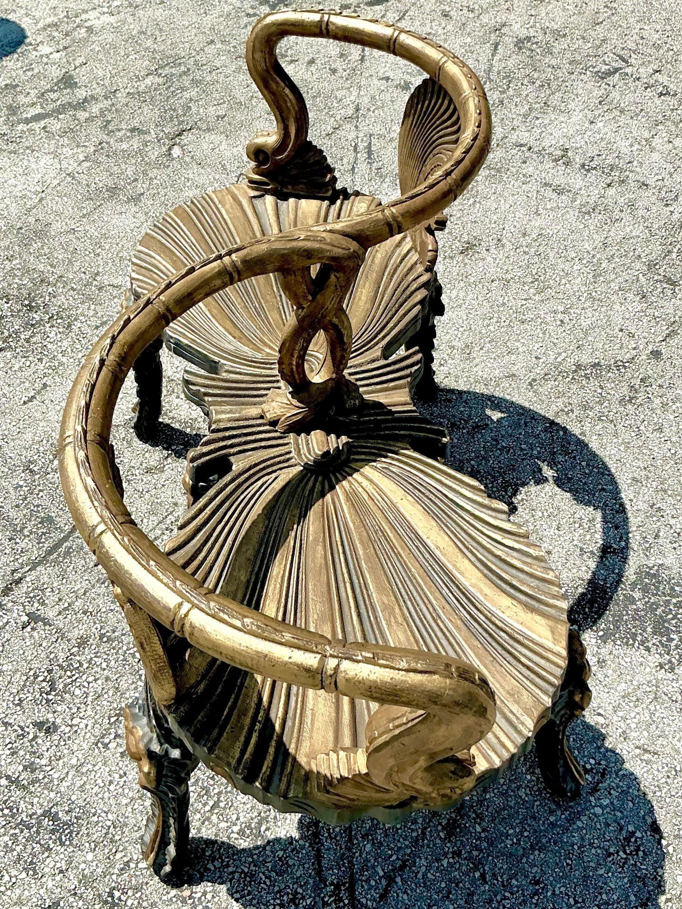 Bois Vintage Coastal Venetian Gilt Carved Grotto Tete-A-Tete en vente