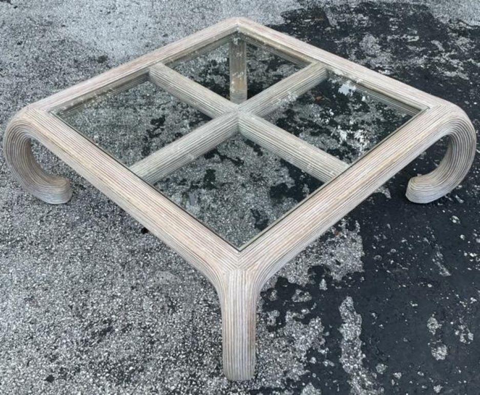 Mesa de centro vintage Coastal Washed Pencil Reed en venta 1