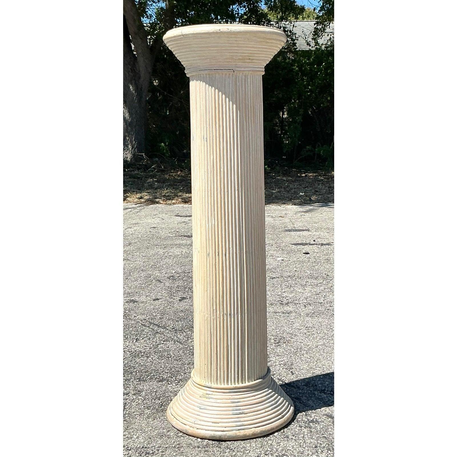 Pedestal Vintage Coastal Washed Pencil Reed en venta 1