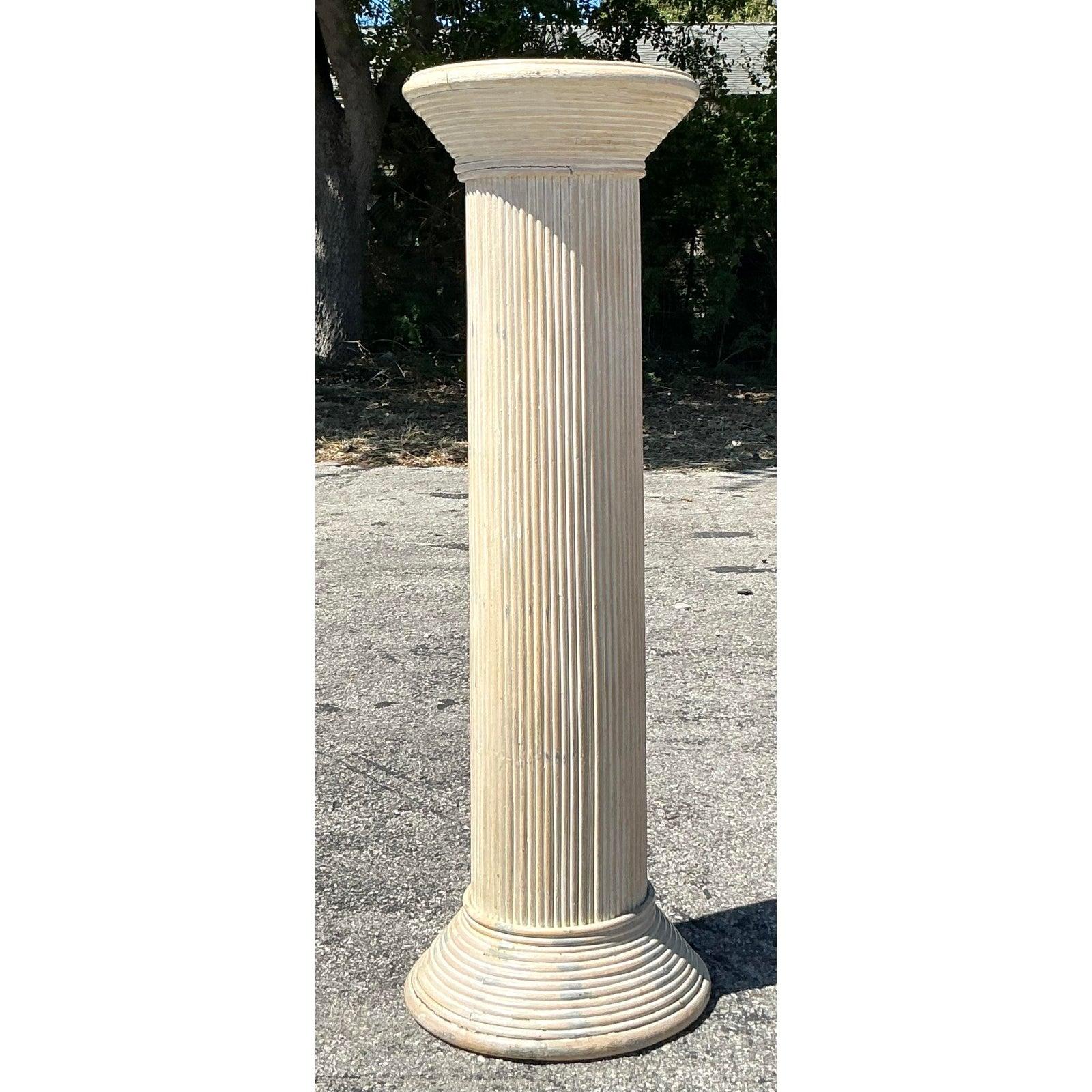 Pedestal Vintage Coastal Washed Pencil Reed en venta 3